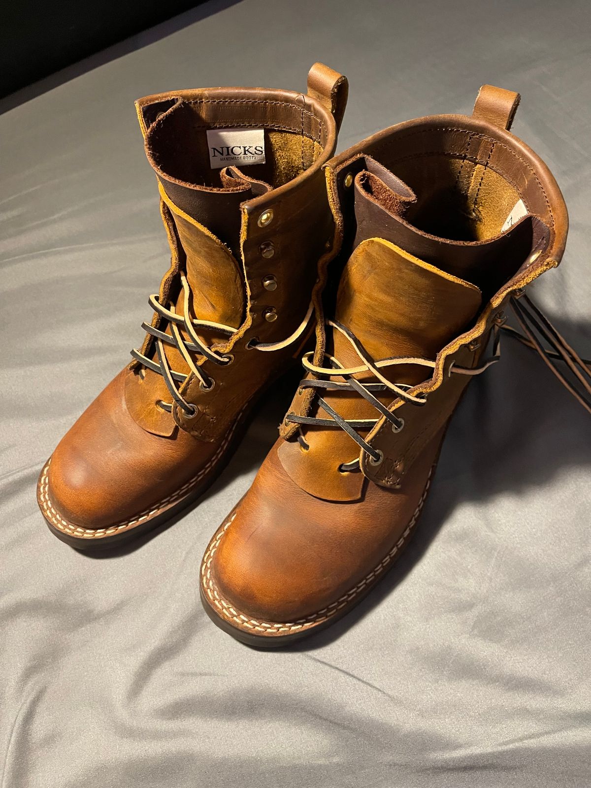 Photo by indigo_flame on February 8, 2025 of the Nicks Robert in Horween Orange Predator.