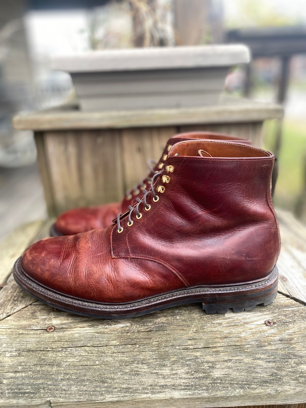 Photo by Darkbluecrew on November 5, 2024 of the Grant Stone Edward Boot in Gallun Red Waxed Deer.