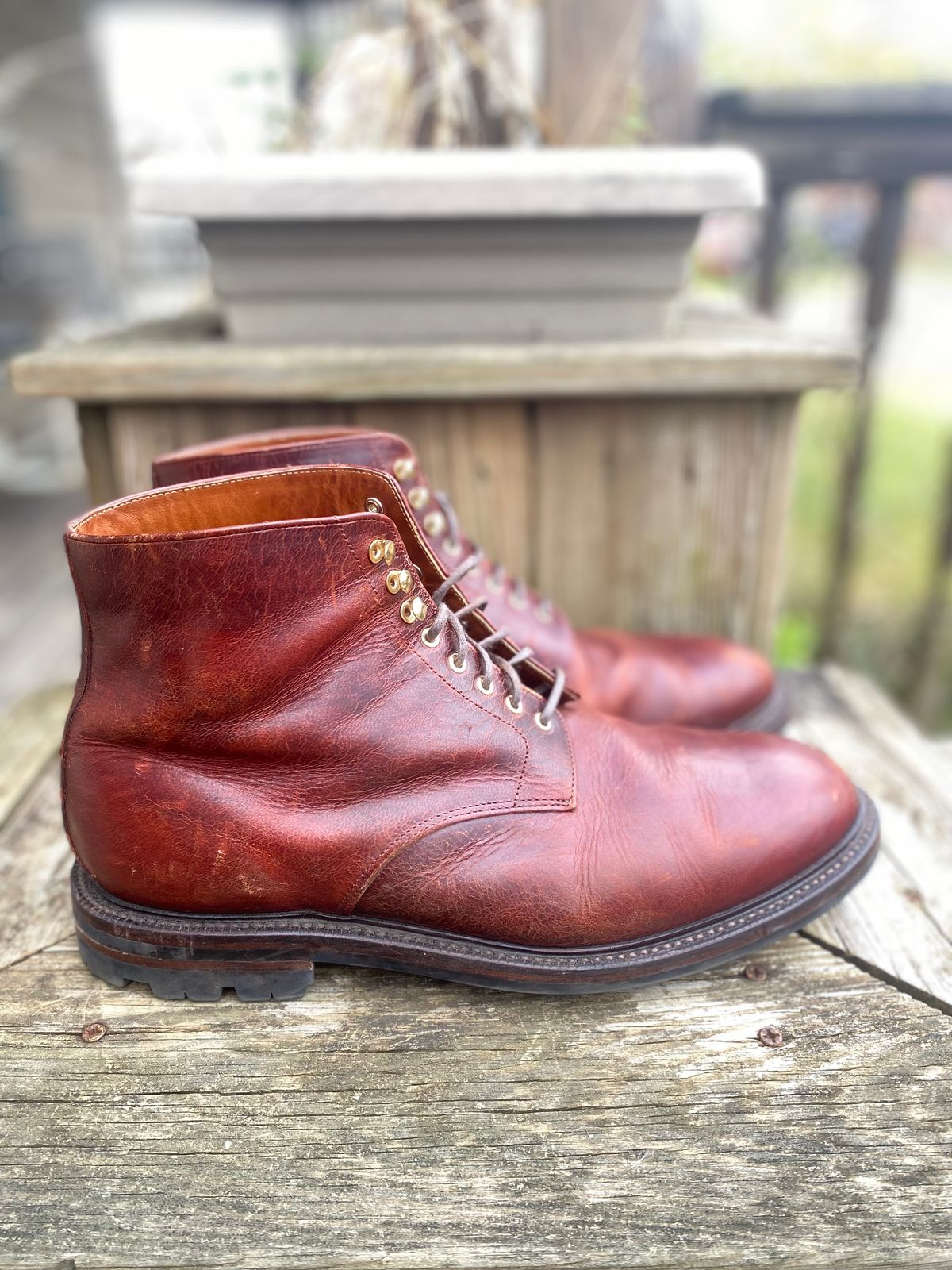 Photo by Darkbluecrew on November 5, 2024 of the Grant Stone Edward Boot in Gallun Red Waxed Deer.