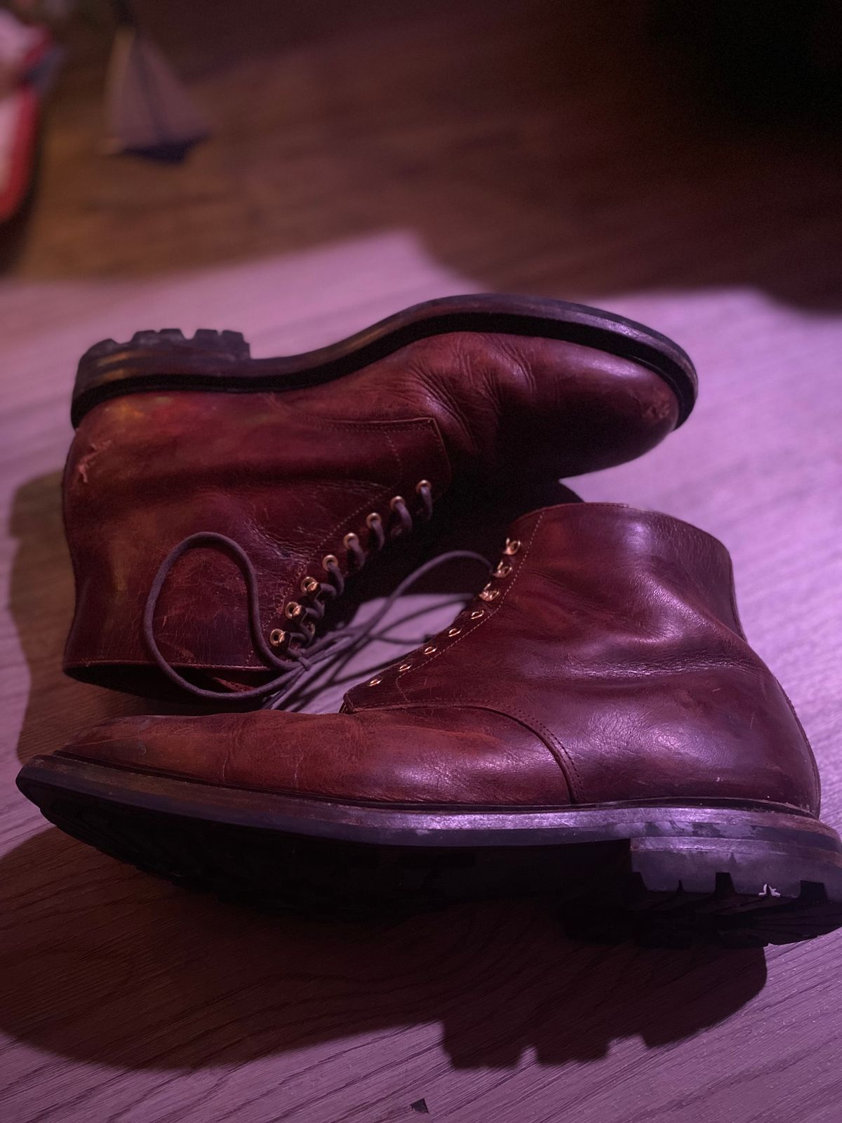 Photo by Darkbluecrew on December 5, 2024 of the Grant Stone Edward Boot in Gallun Red Waxed Deer.