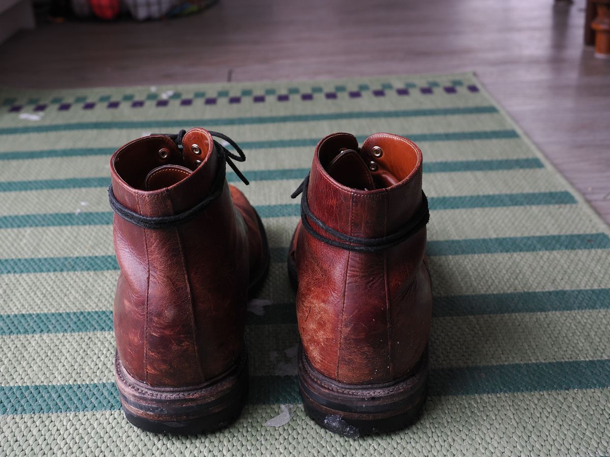 Photo by Darkbluecrew on February 2, 2025 of the Grant Stone Edward Boot in Gallun Red Waxed Deer.