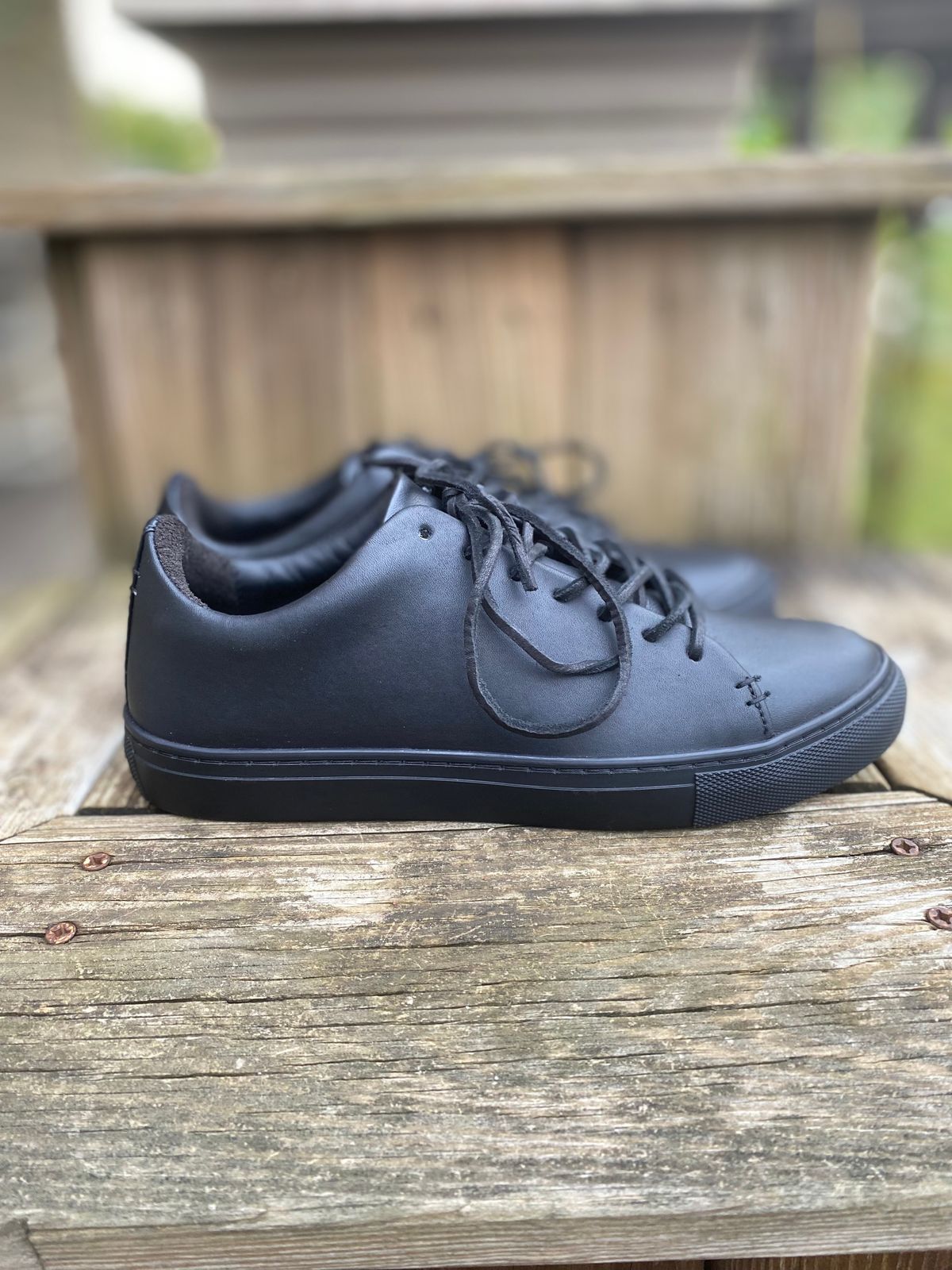 Photo by Darkbluecrew on October 6, 2024 of the Thursday Premier Low Top in Black Vachetta.