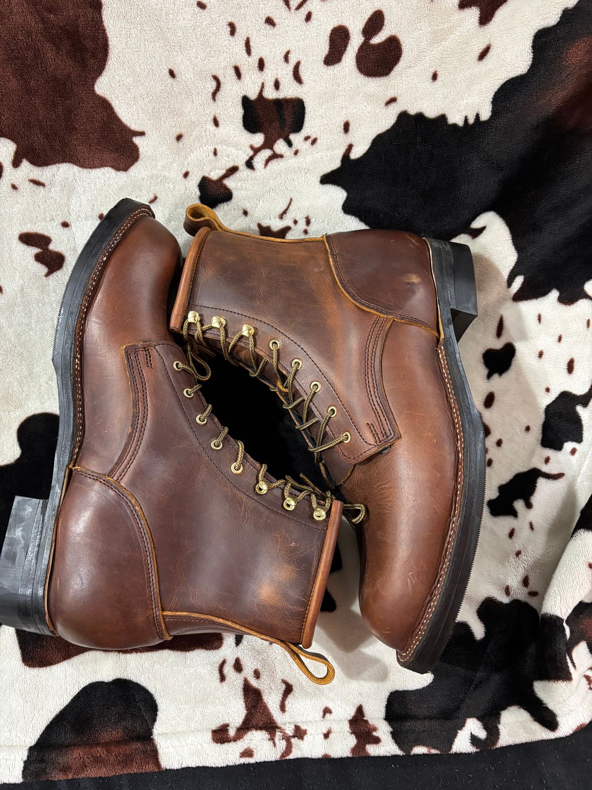 Photo by milezhendricks on October 6, 2025 of the Hubble Creek Boots The Milo in Horween Cognac Predator.