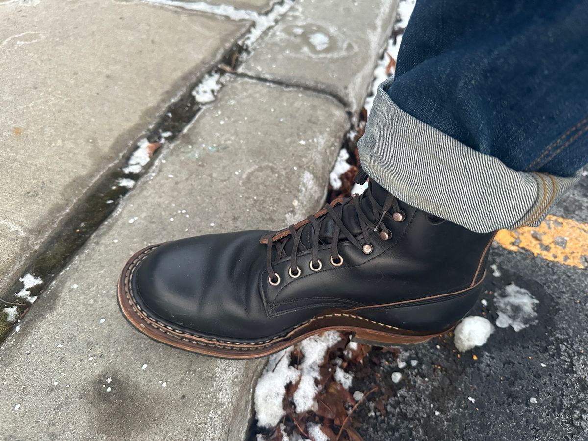 Photo by neognosis on January 10, 2025 of the White's Bounty Hunter in Horween Black Chromexcel Horsehide.