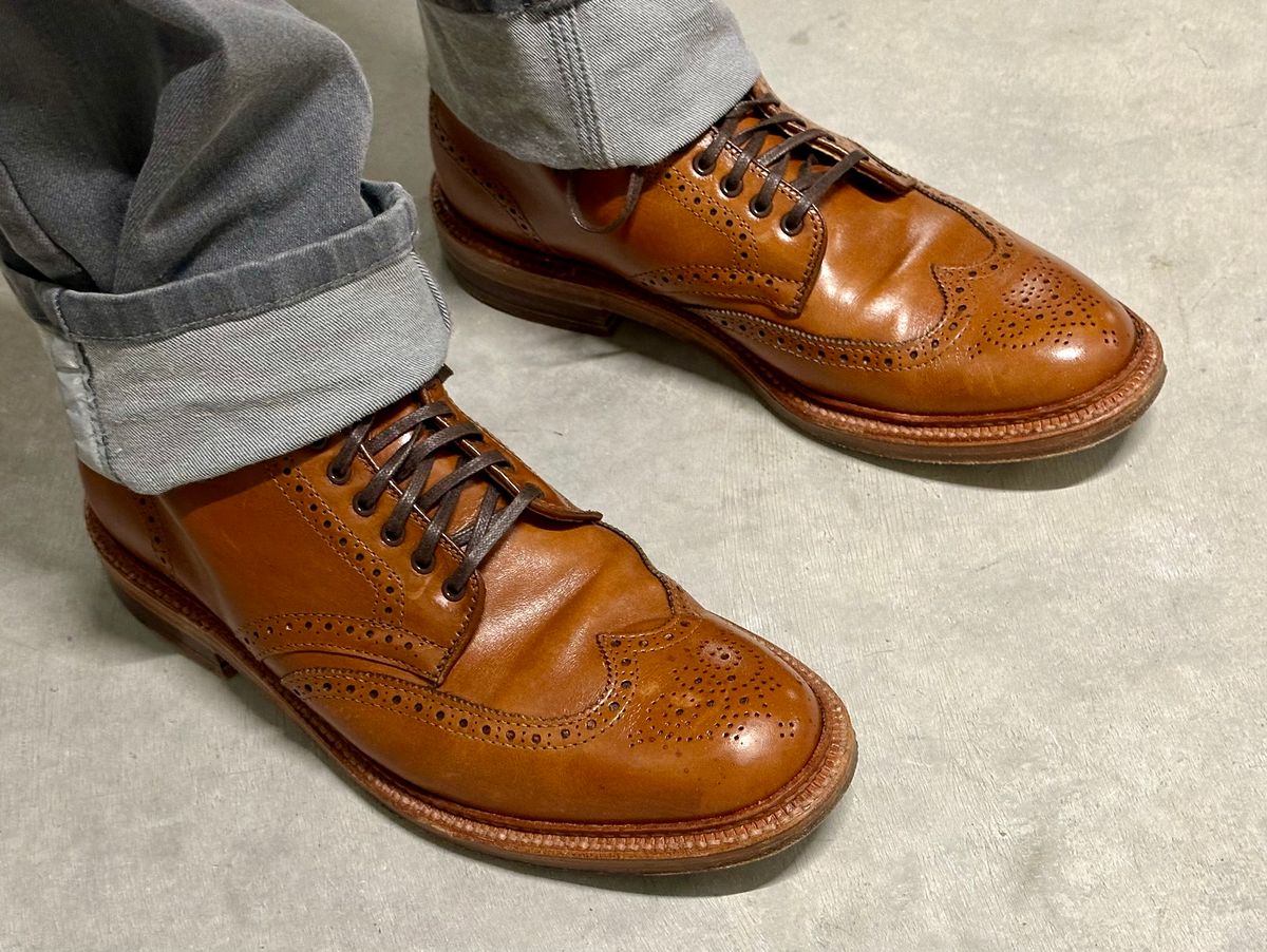 Photo by eschaye on October 15, 2024 of the Alden Short Wing Boot in Dark Tan Calfskin.