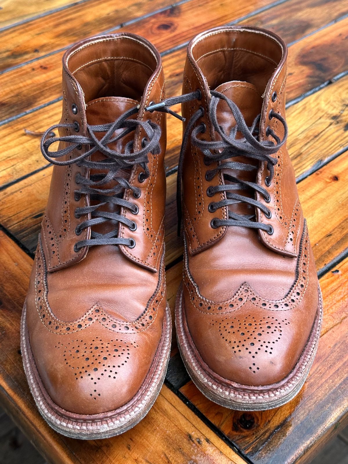 Photo by eschaye on February 6, 2025 of the Alden Short Wing Boot in Dark Tan Calfskin.