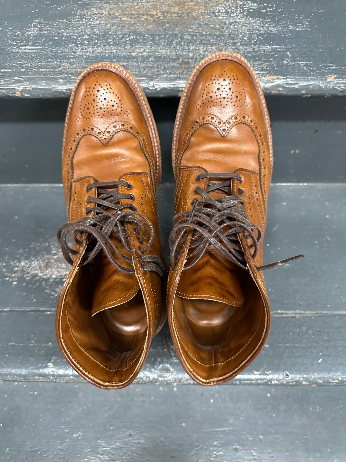 Photo by eschaye on March 6, 2025 of the Alden Short Wing Boot in Dark Tan Calfskin.