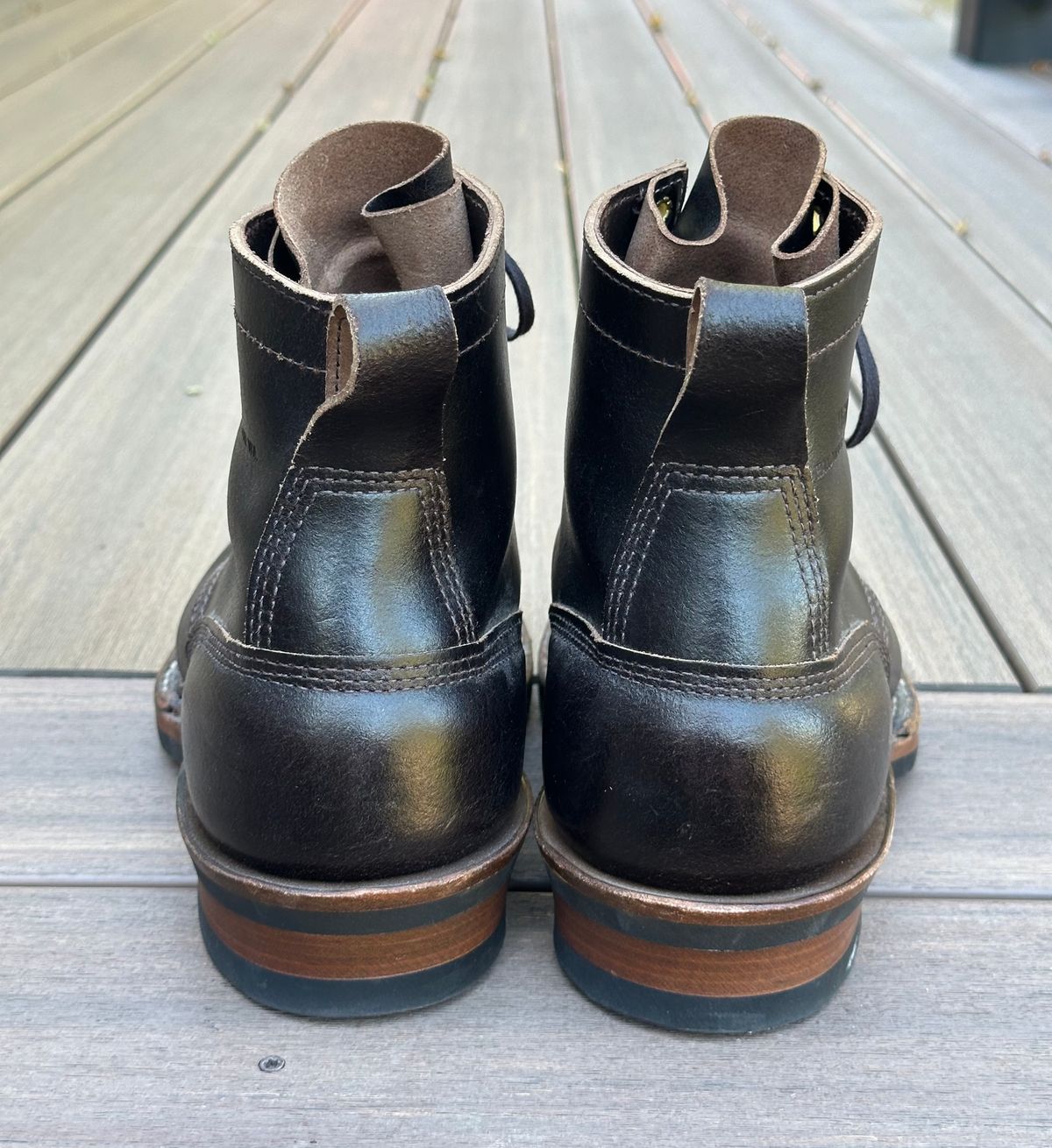 Photo by eschaye on October 2, 2024 of the White's 350 Cruiser in Horween Dark Brown Waxed Flesh.