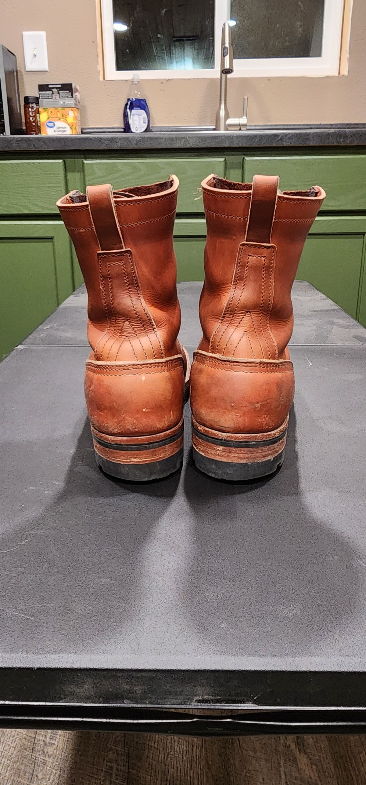 Photo by Tankman613 on November 2, 2024 of the Nicks DomePro in Wickett & Craig Natural Veg Tan.