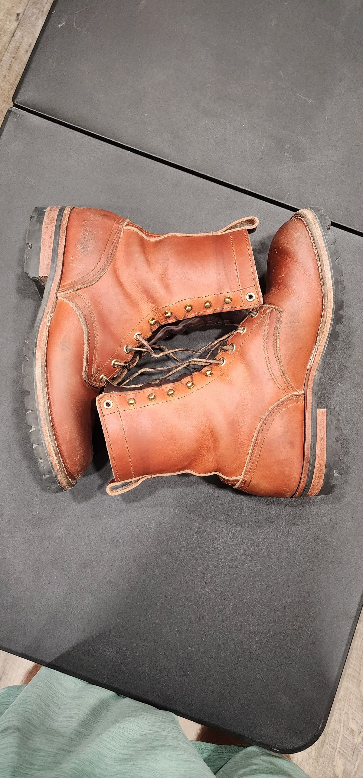 Photo by Tankman613 on November 2, 2024 of the Nicks DomePro in Wickett & Craig Natural Veg Tan.