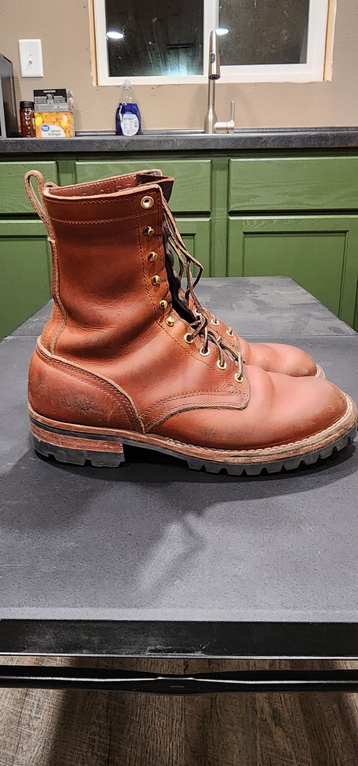 Photo by Tankman613 on November 2, 2024 of the Nicks DomePro in Wickett & Craig Natural Veg Tan.