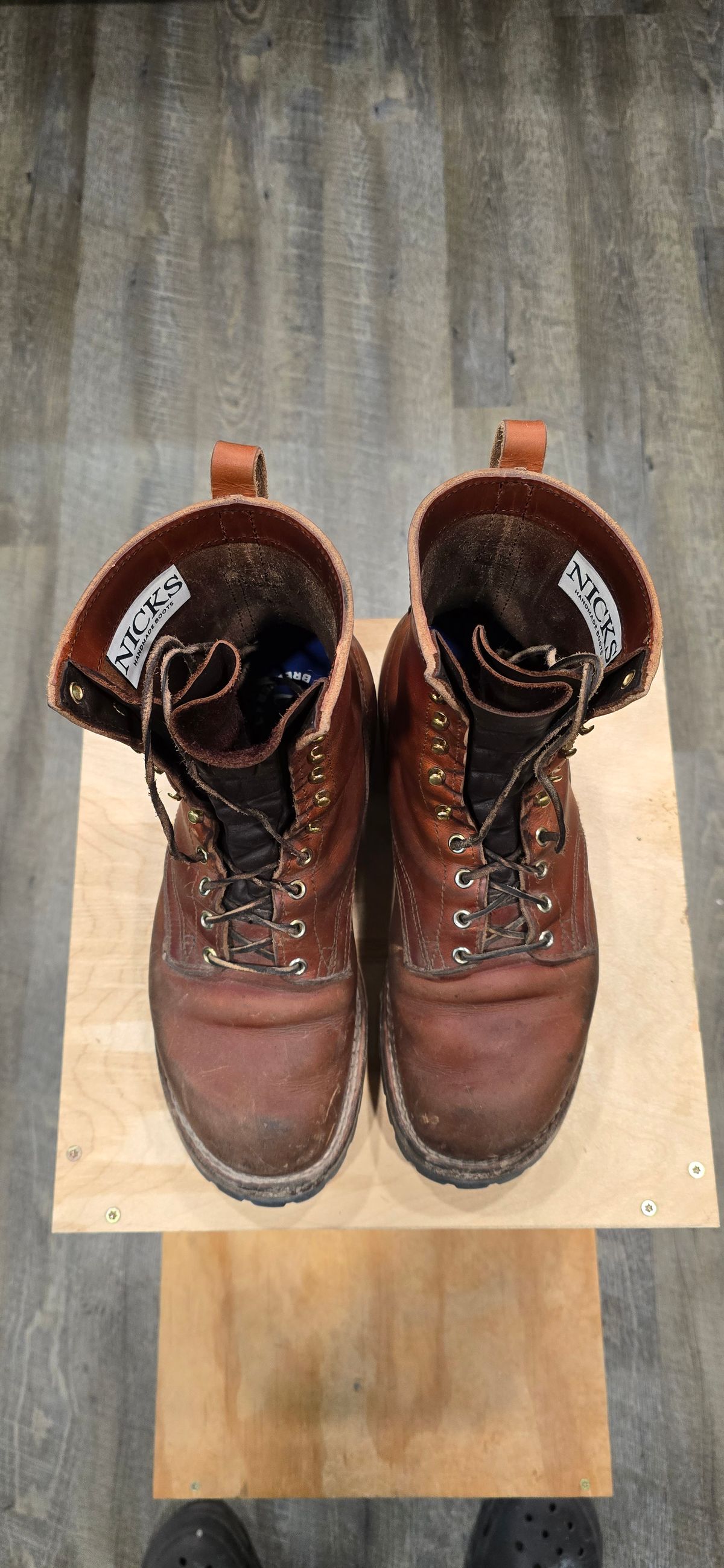 Photo by Tankman613 on February 5, 2025 of the Nicks DomePro in Wickett & Craig Natural Veg Tan.