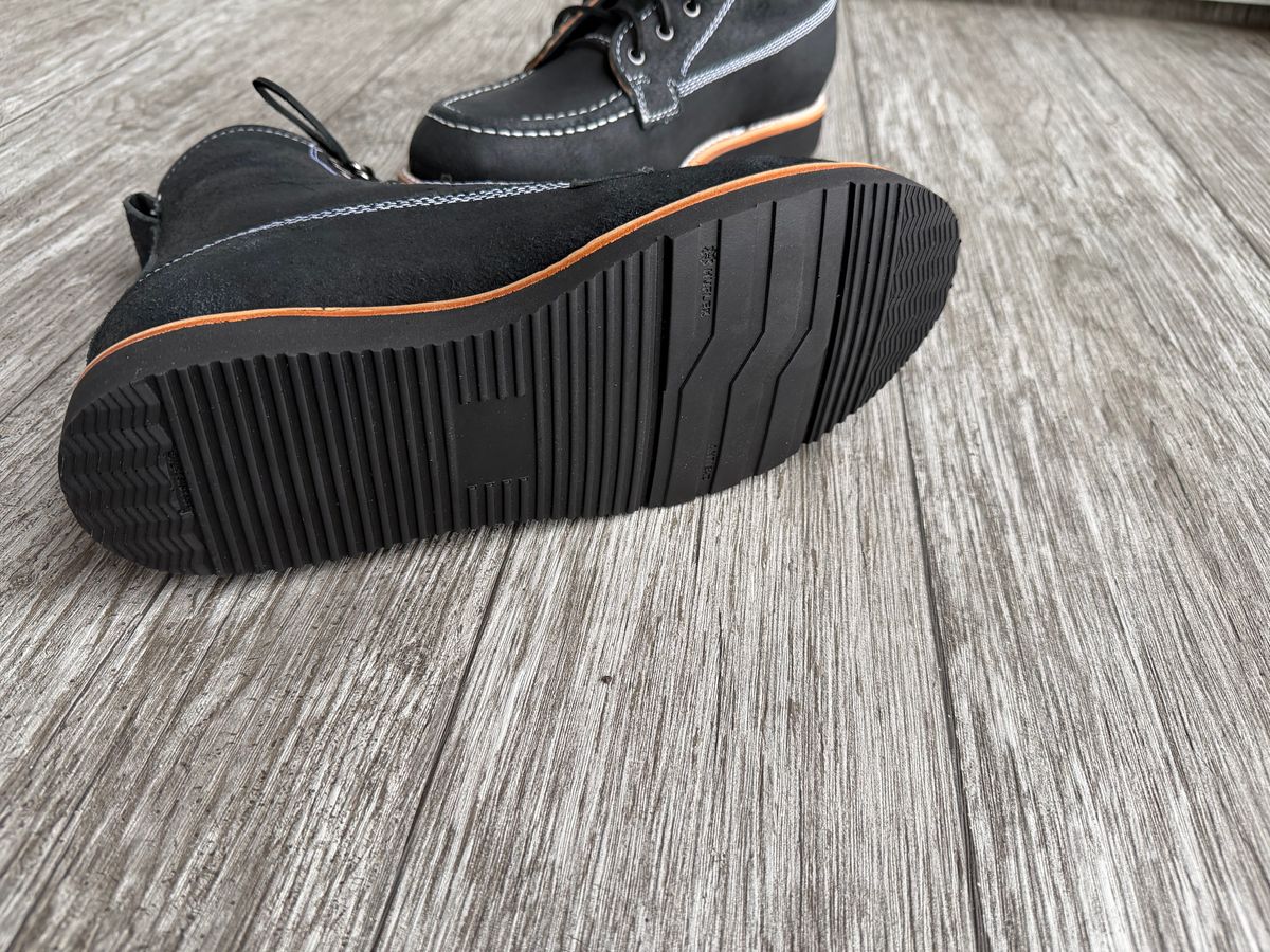 Photo by Weyland on February 7, 2026 of the Seven Twenty-Four Bristow 8 Inch in Lefarc Oiled Black Roughout.