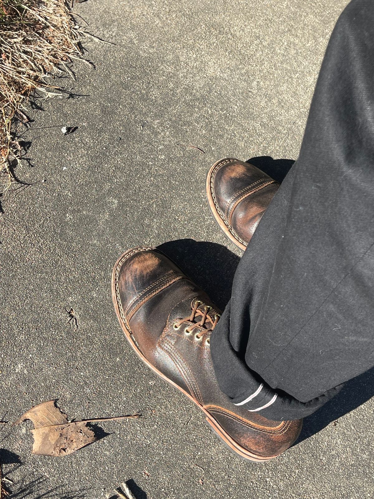 Photo by DreadPirate5 on December 6, 2024 of the Nicks Americana in Horween Brown Waxed Flesh.