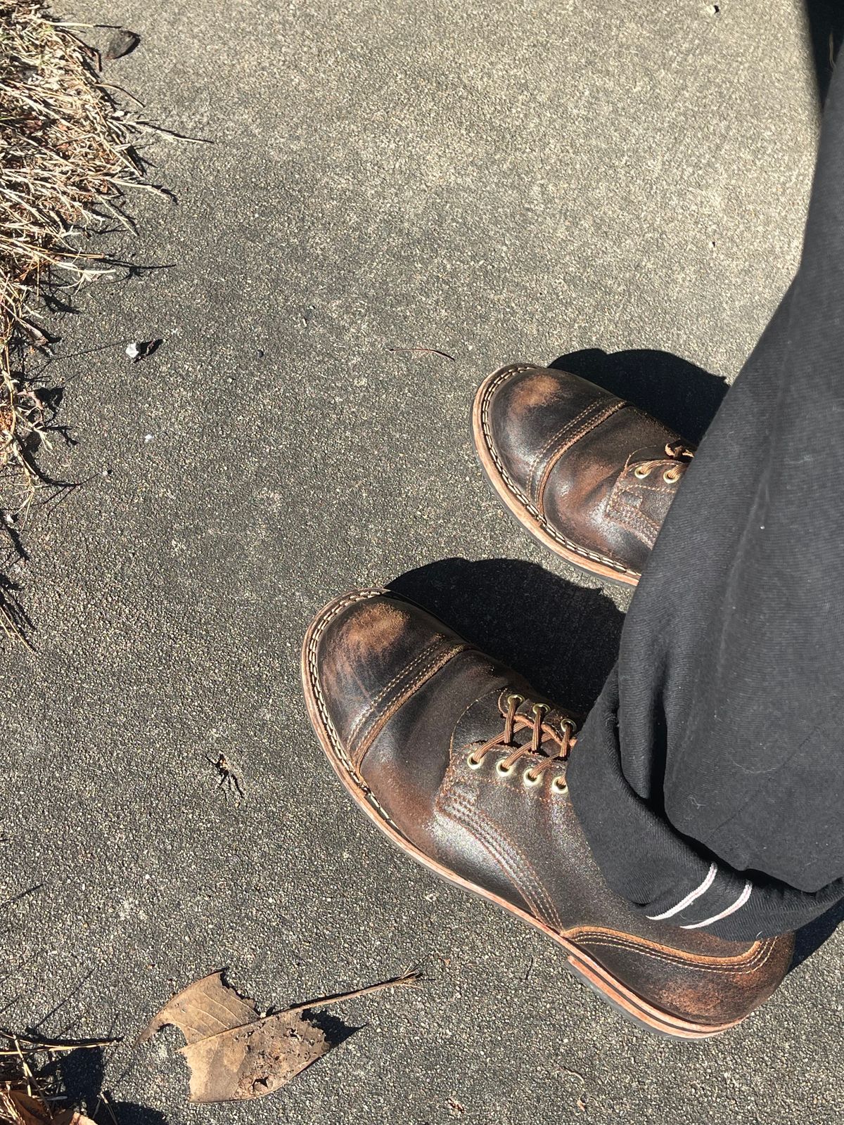 Photo by DreadPirate5 on December 6, 2024 of the Nicks Americana in Horween Brown Waxed Flesh.