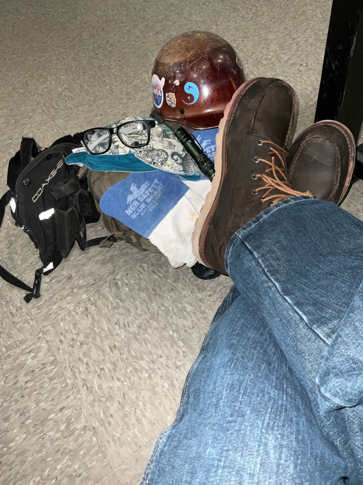 Photo by Michael on February 17, 2025 of the Red Wing 2440 Traction Tred Lite in S.B. Foot Saddle Voyageur Nubuck.