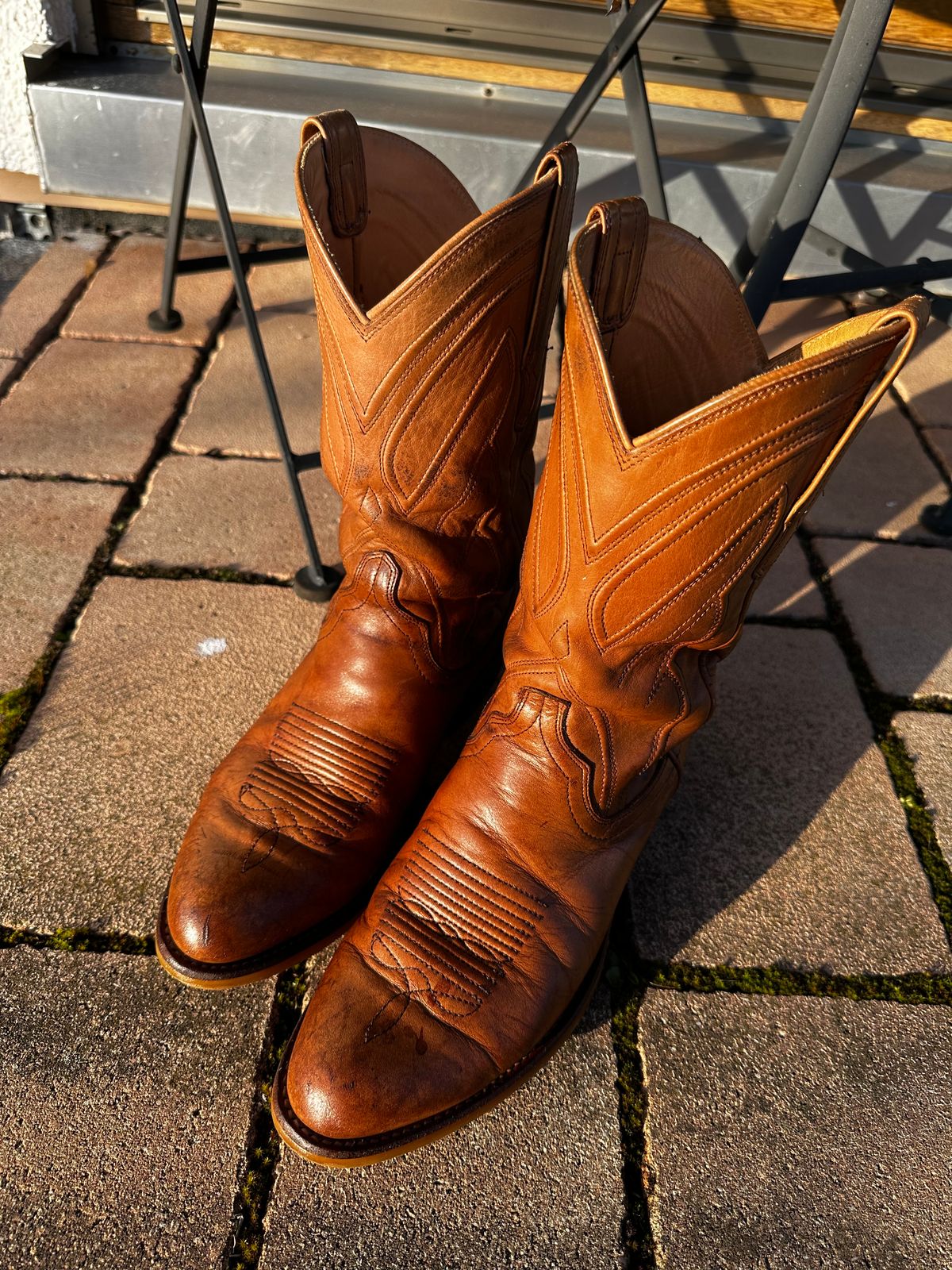 Photo by bene on February 7, 2026 of the Tecovas The Jason in Caramel Cowhide.