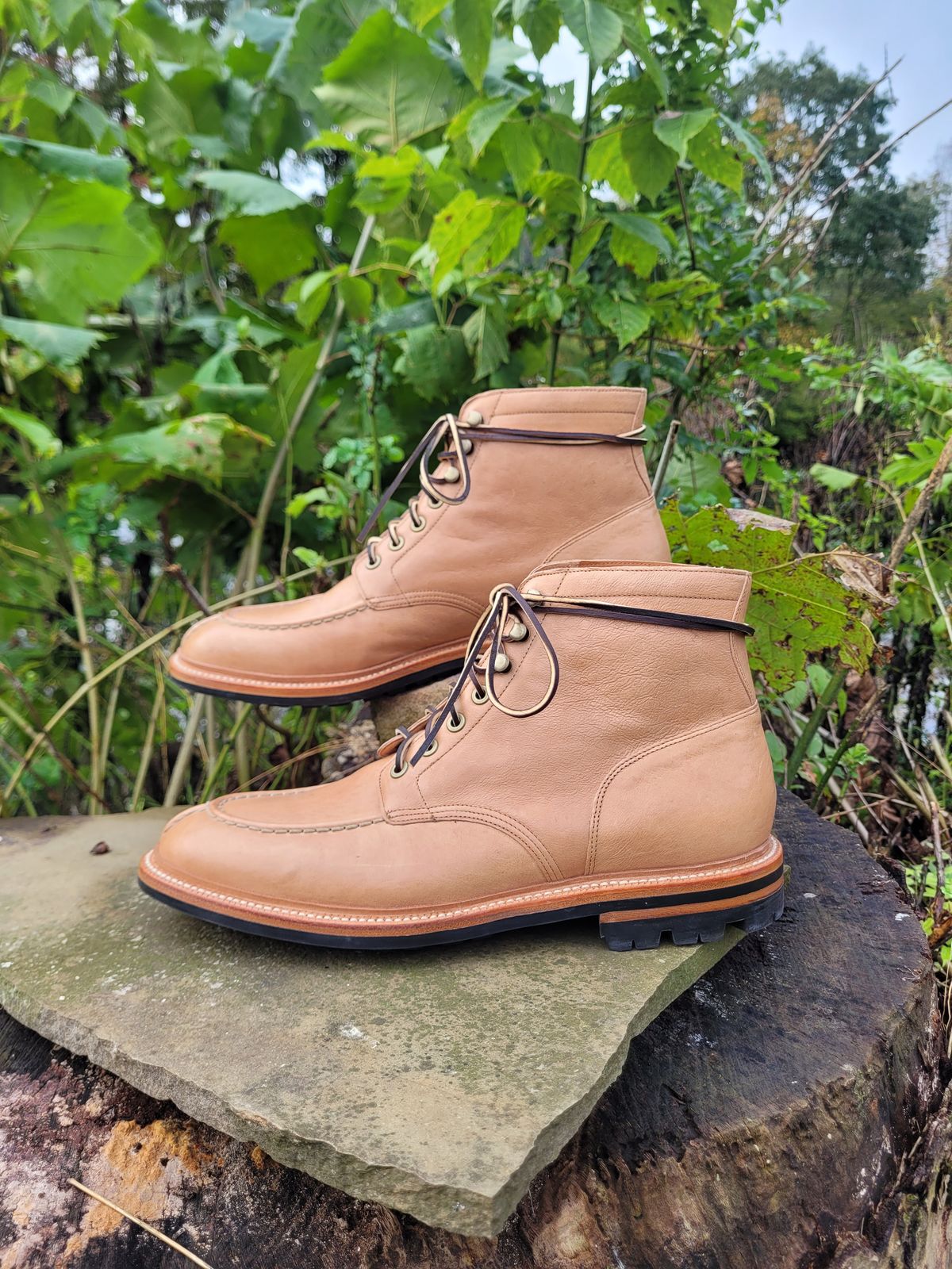Photo by dizzle_6 on October 1, 2024 of the Grant Stone Ottawa Boot in Incas Natural Kangaroo.