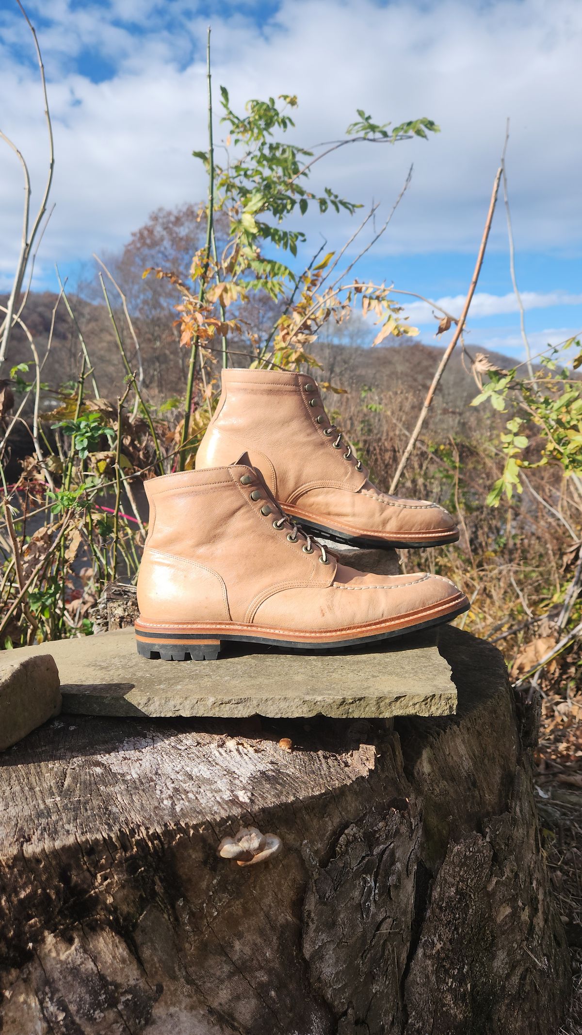 Photo by dizzle_6 on November 5, 2024 of the Grant Stone Ottawa Boot in Incas Natural Kangaroo.
