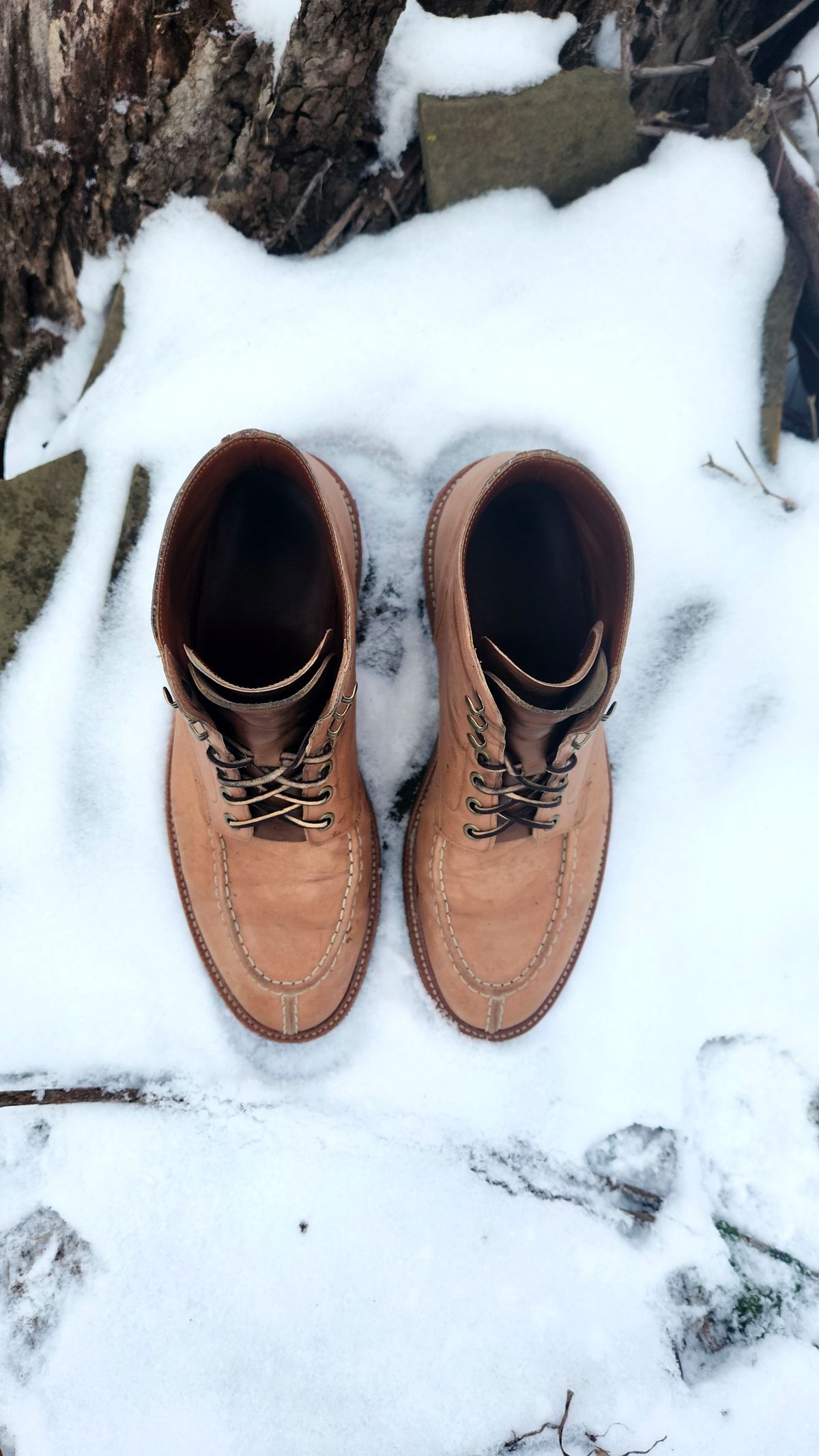 Photo by dizzle_6 on December 2, 2024 of the Grant Stone Ottawa Boot in Incas Natural Kangaroo.