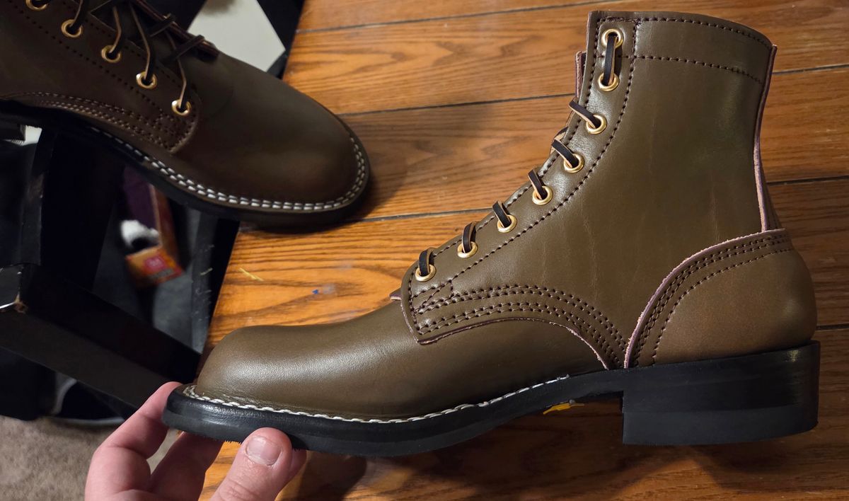 Photo by AckAttack6710 on January 16, 2026 of the Nicks MTO in Wickett & Craig "Barney" Purple Overdyed Olive.