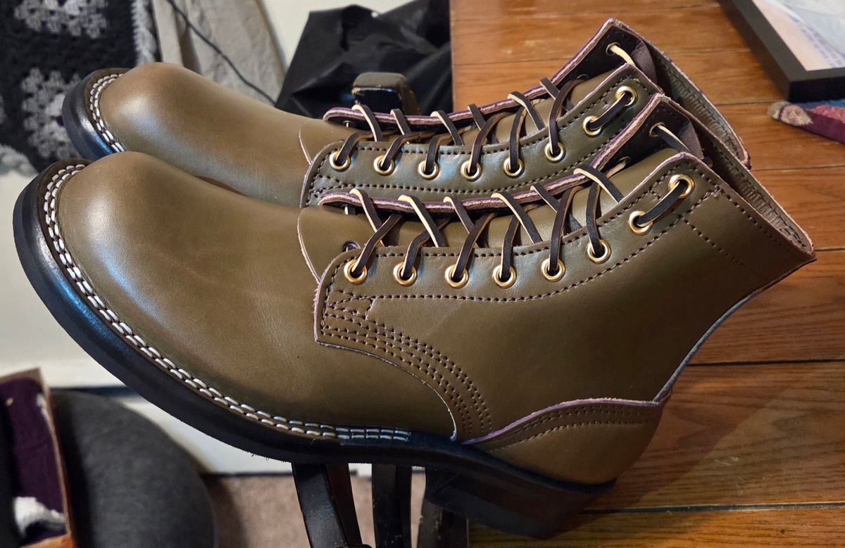 Photo by AckAttack6710 on January 16, 2026 of the Nicks MTO in Wickett & Craig "Barney" Purple Overdyed Olive.