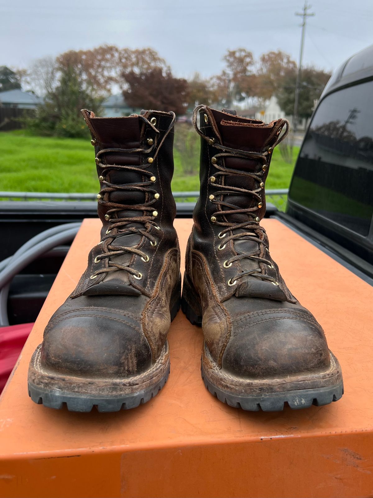 Photo by robmagr on December 5, 2025 of the Nicks x Rose Anvil ND1 in Horween Brown Waxed Flesh.