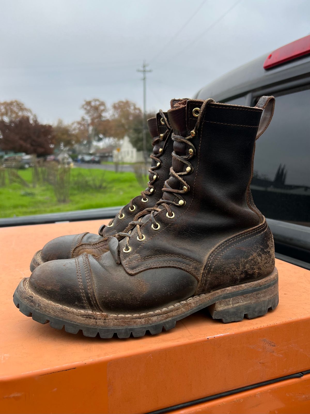 Photo by robmagr on December 5, 2025 of the Nicks x Rose Anvil ND1 in Horween Brown Waxed Flesh.