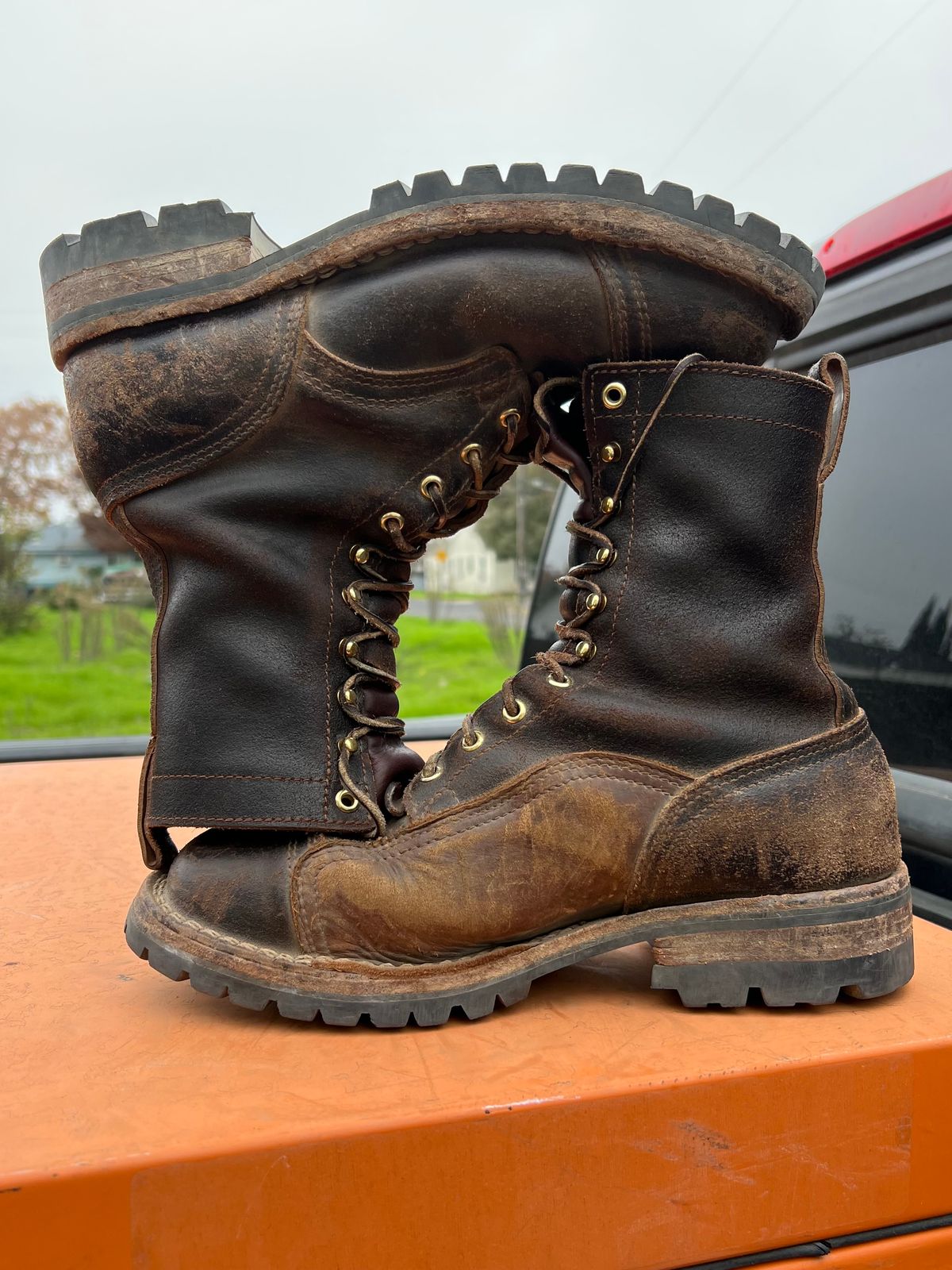 Photo by robmagr on December 5, 2025 of the Nicks x Rose Anvil ND1 in Horween Brown Waxed Flesh.