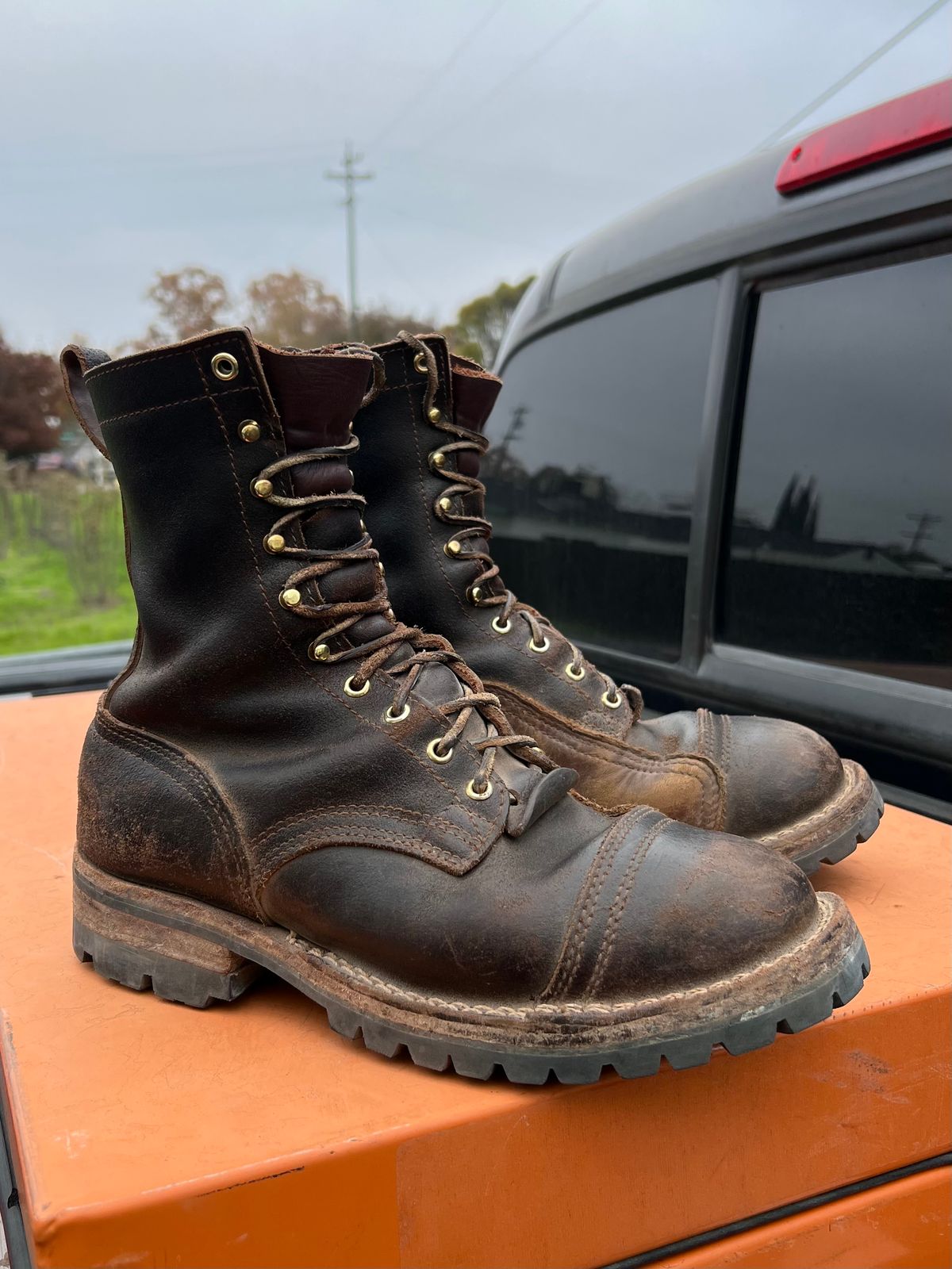 Photo by robmagr on December 5, 2025 of the Nicks x Rose Anvil ND1 in Horween Brown Waxed Flesh.