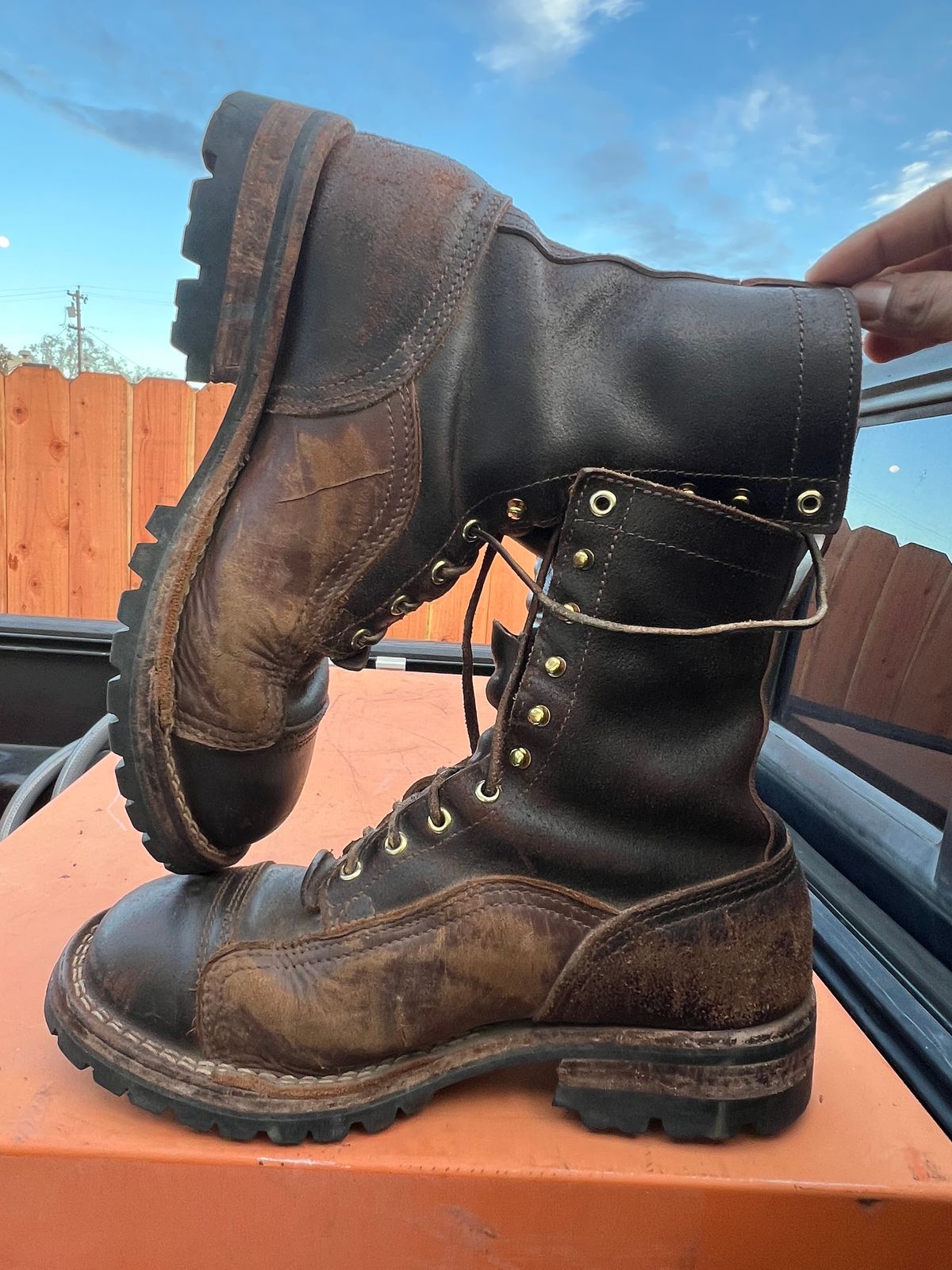 Photo by robmagr on January 2, 2026 of the Nicks x Rose Anvil ND1 in Horween Brown Waxed Flesh.