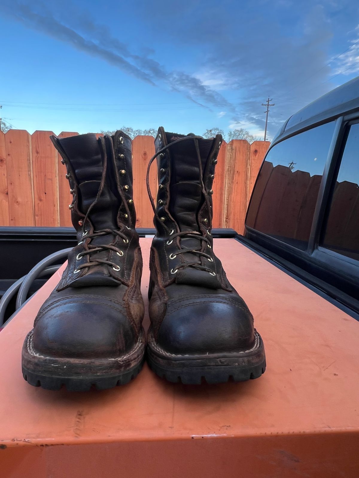 Photo by robmagr on January 2, 2026 of the Nicks x Rose Anvil ND1 in Horween Brown Waxed Flesh.