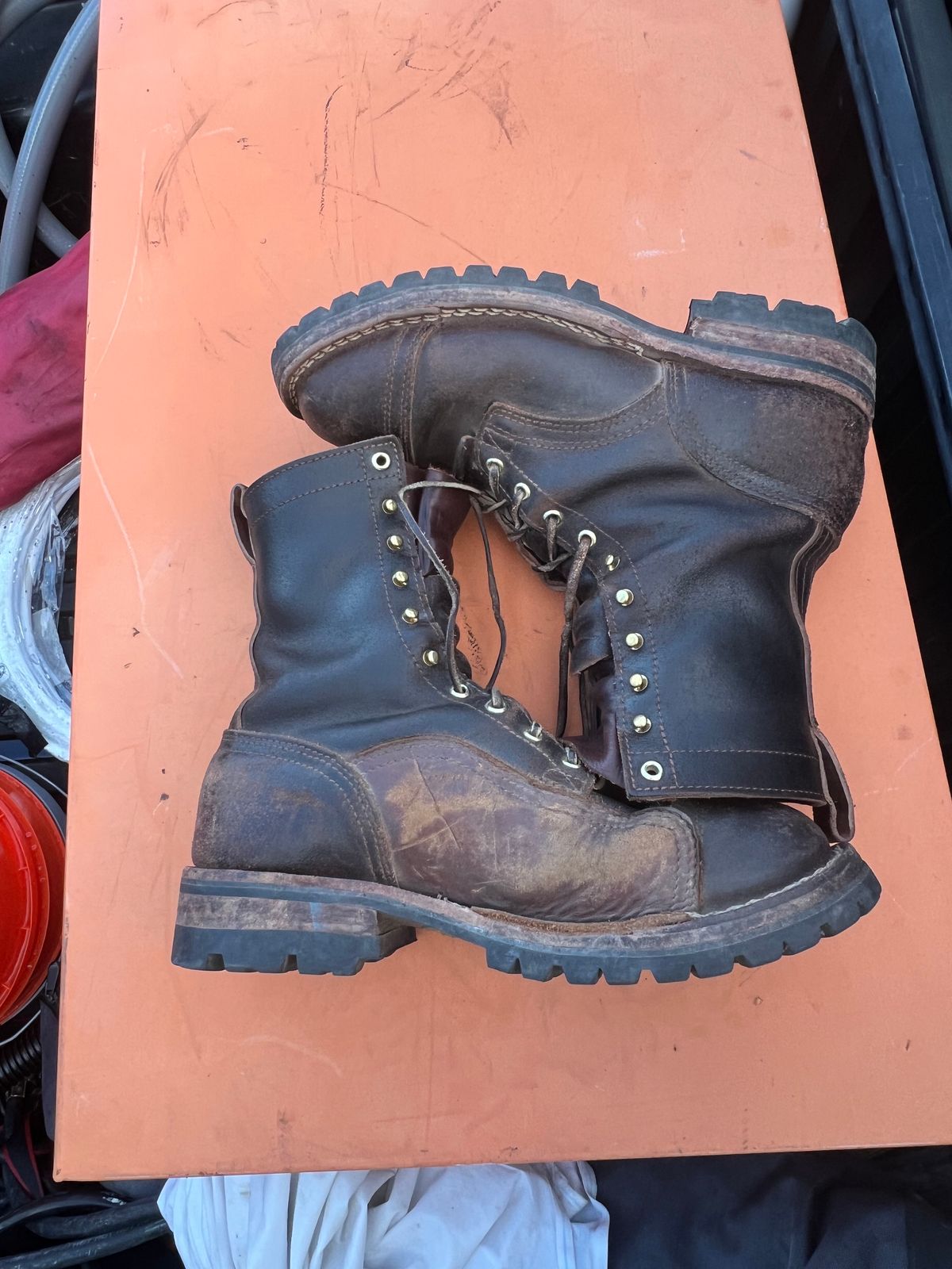 Photo by robmagr on January 2, 2026 of the Nicks x Rose Anvil ND1 in Horween Brown Waxed Flesh.