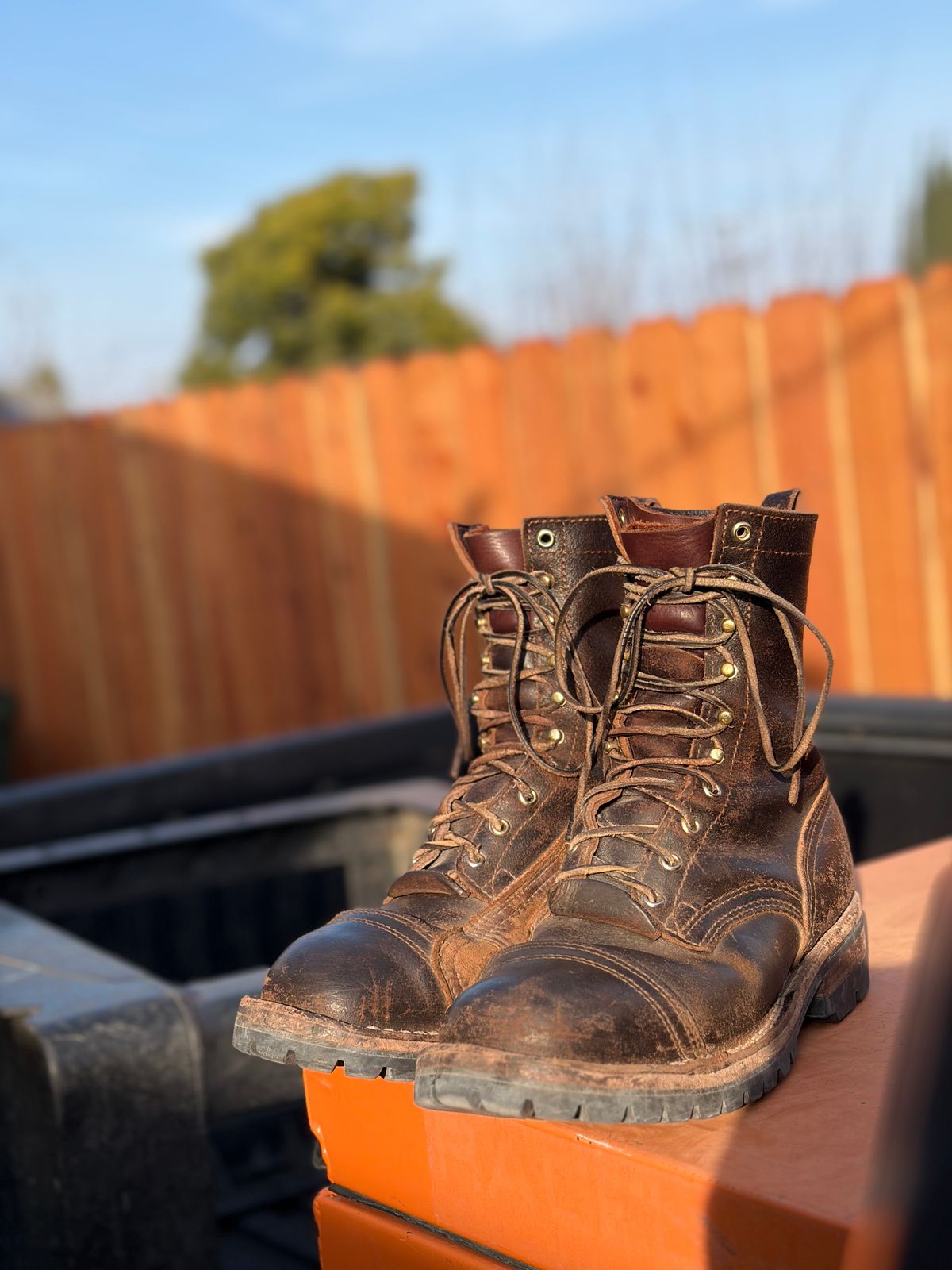 Photo by robmagr on January 28, 2026 of the Nicks x Rose Anvil ND1 in Horween Brown Waxed Flesh.