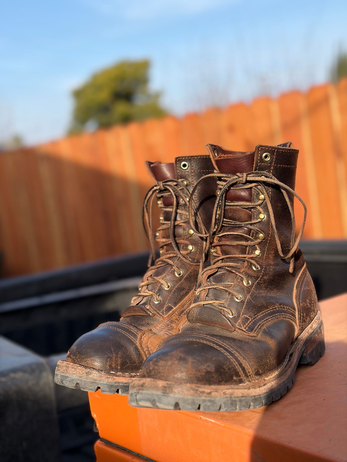 Photo by robmagr on January 28, 2026 of the Nicks x Rose Anvil ND1 in Horween Brown Waxed Flesh.