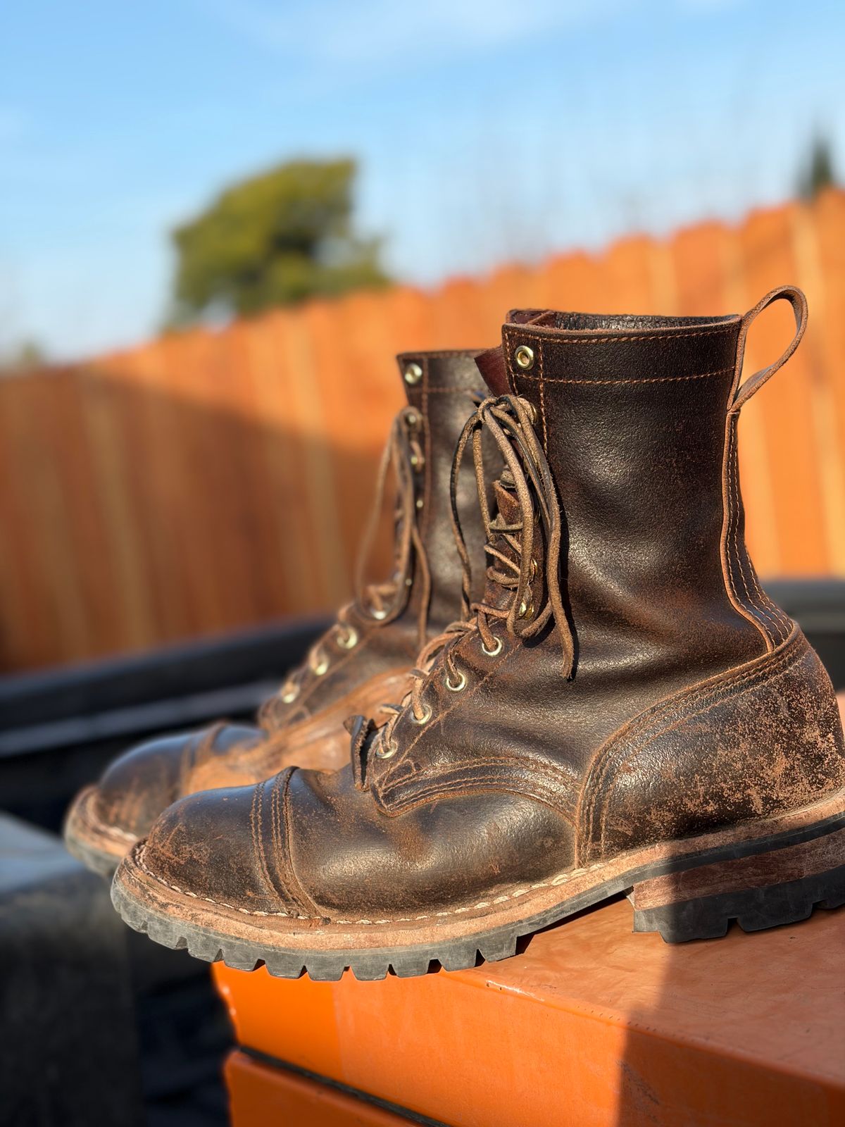 Photo by robmagr on January 28, 2026 of the Nicks x Rose Anvil ND1 in Horween Brown Waxed Flesh.