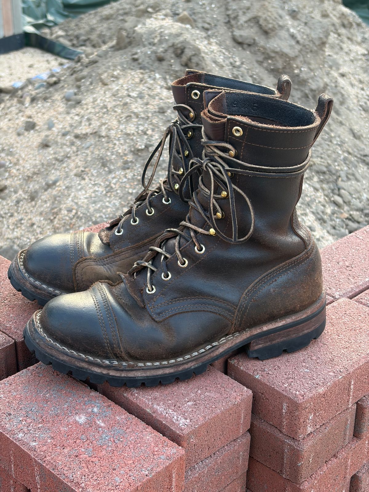 Photo by robmagr on April 6, 2026 of the Nicks x Rose Anvil ND1 in Horween Brown Waxed Flesh.