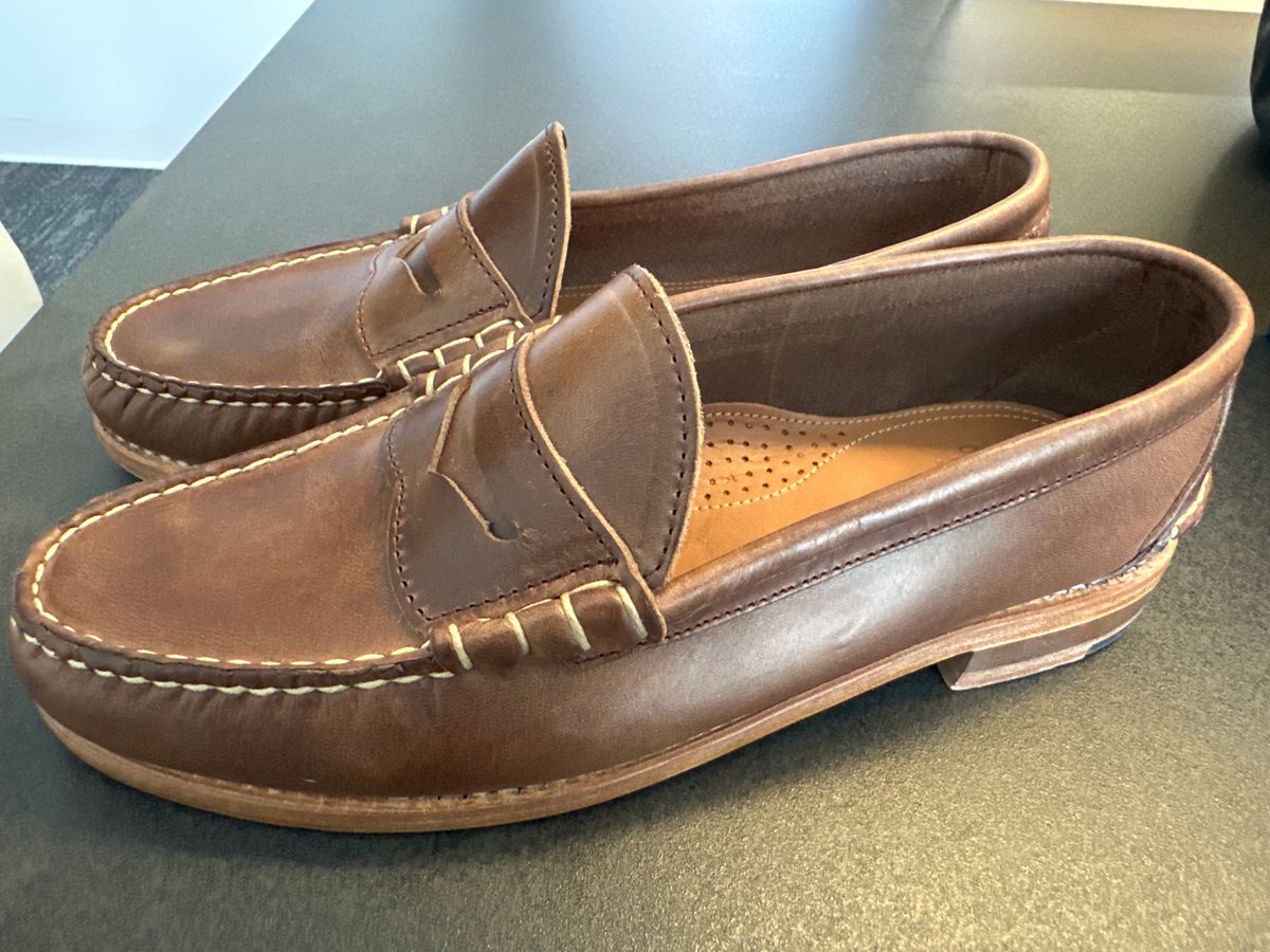 Photo by eric61 on March 11, 2025 of the Oak Street Bootmakers Beefroll Penny Loafer in Horween Natural Chromexcel.