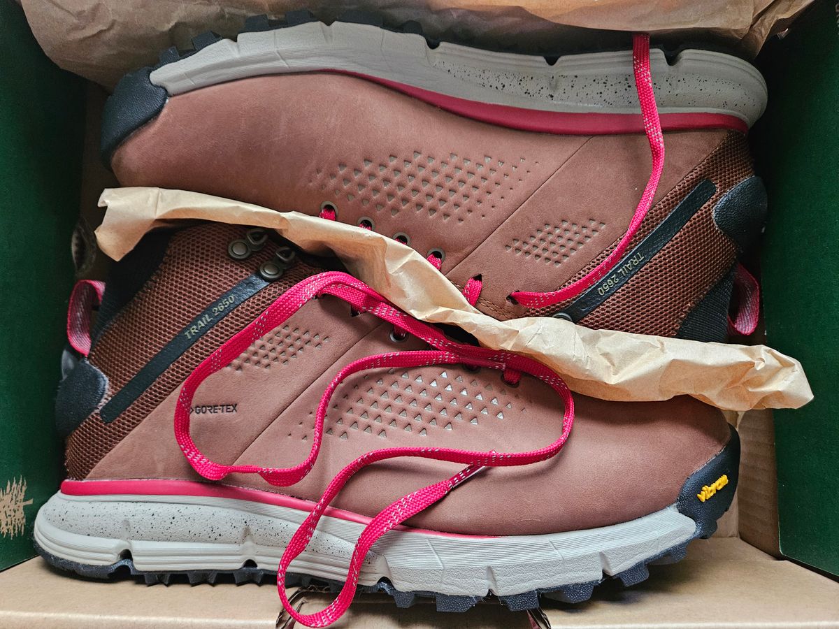 Photo by ErishtiTheEnt on June 11, 2025 of the Danner Trail 2650 Mid GTX in Brown Full Grain & GORE-TEX.