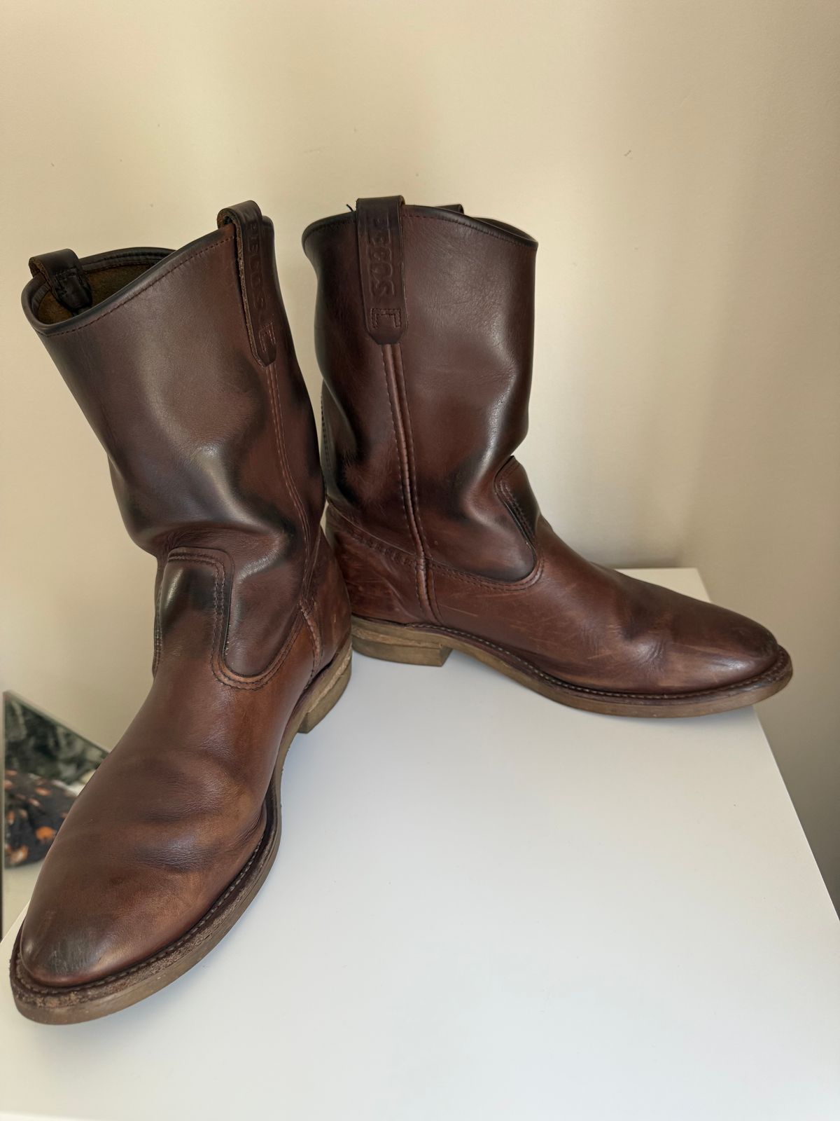 Photo by felixb on September 1, 2025 of the Red Wing Pecos in Brown Boomer Leather.