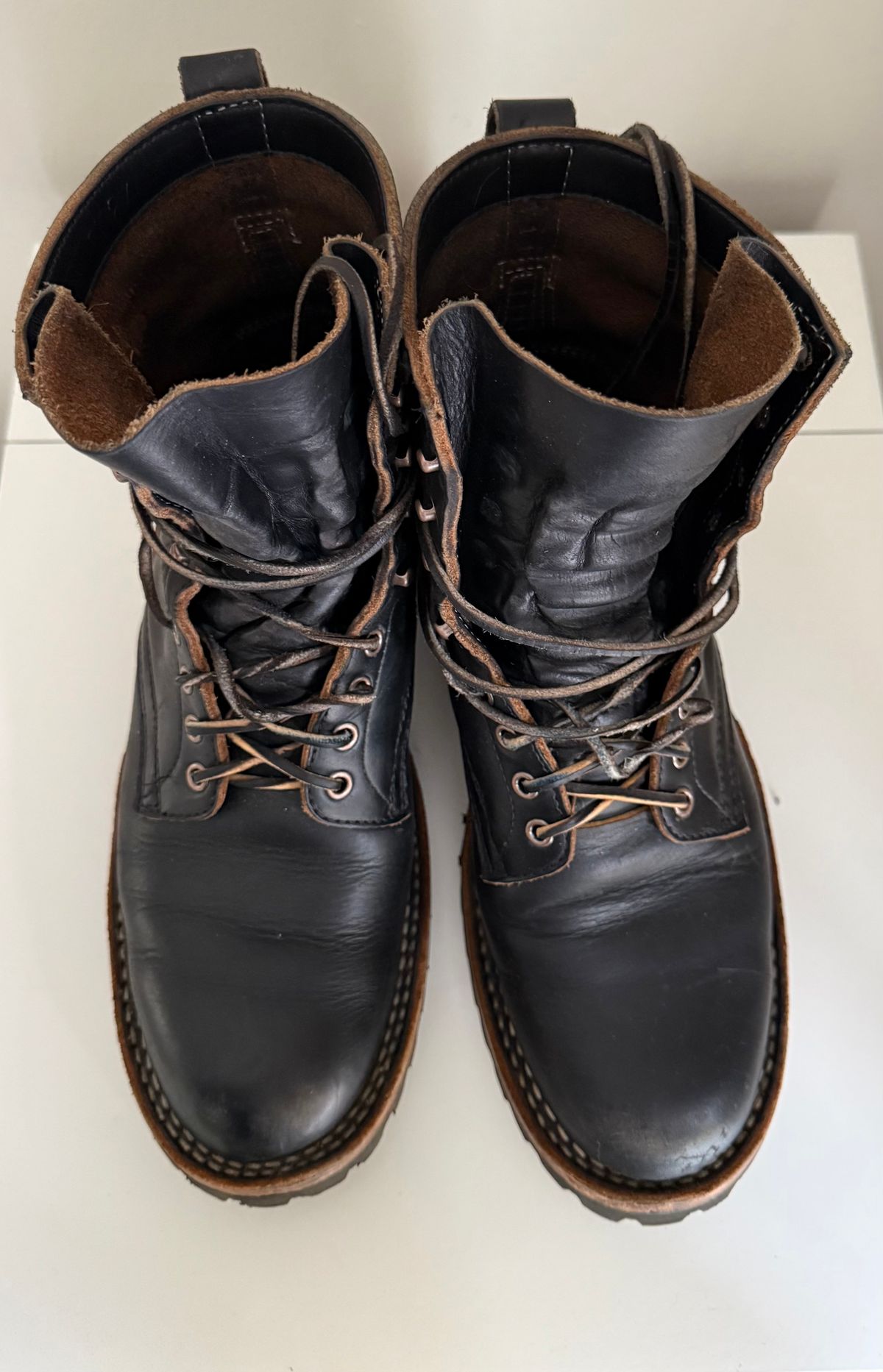 Photo by felixb on November 4, 2025 of the White's C355 Logger in Seidel Black Double Shot.