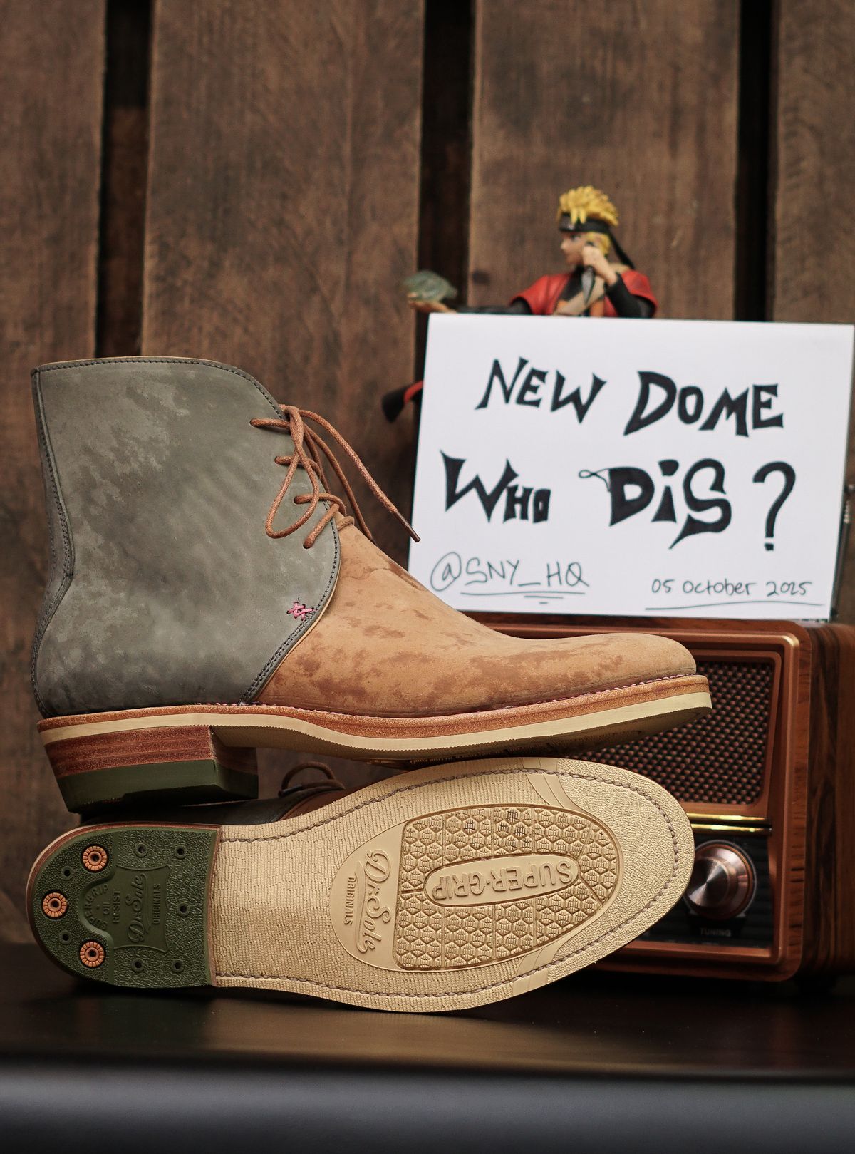 Photo by sny_hq on October 3, 2025 of the Fortis Boots Fortis New Article Chukka Boots in maryam HB reverse two tone olive and natural.