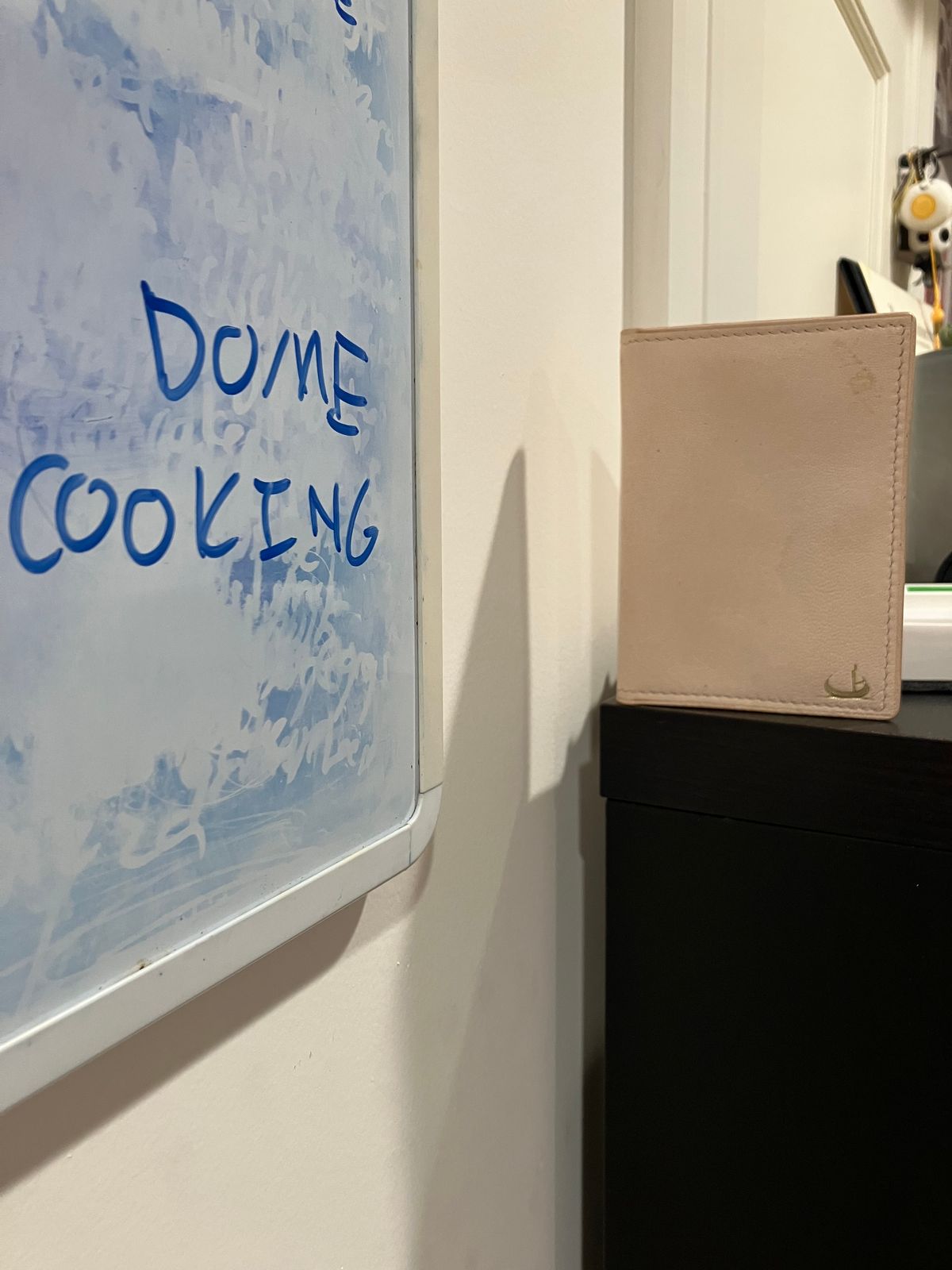 Photo by huntx4 on November 4, 2025 of the ifticar2 Dome Wallet in European Veg Tan Goat.