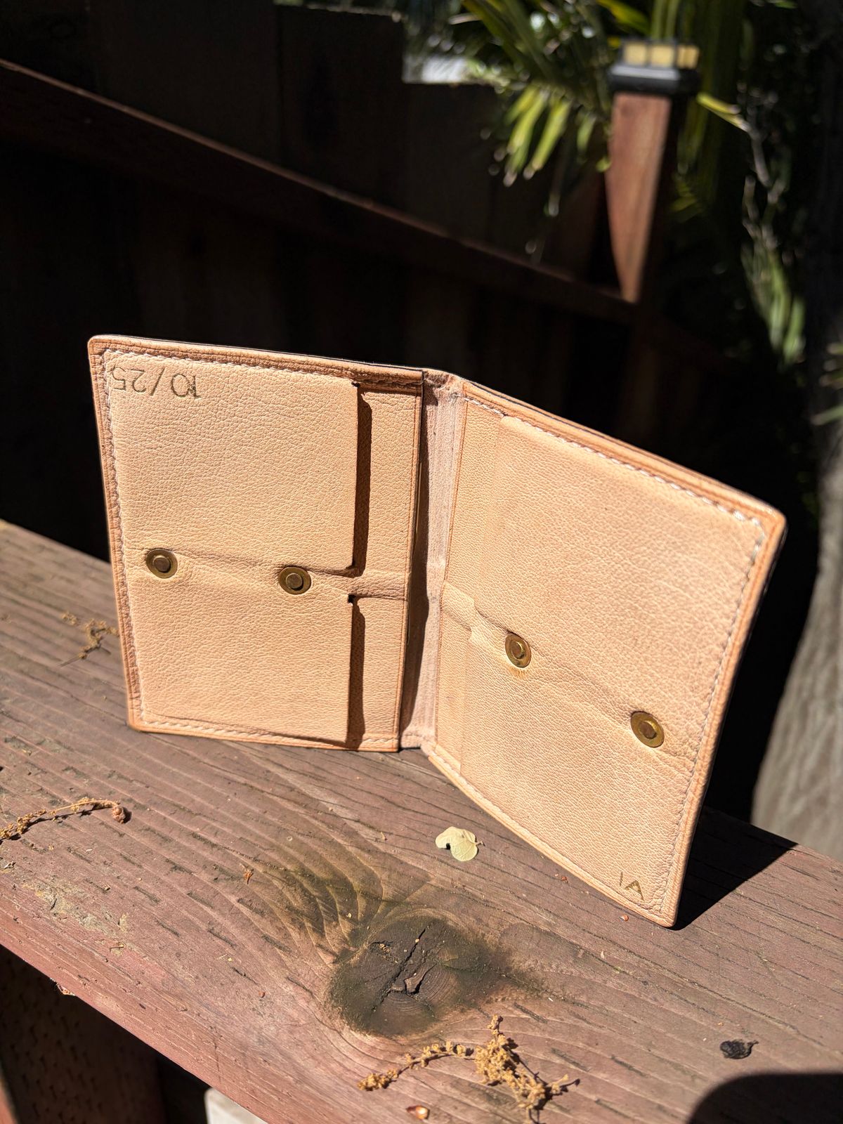 Photo by huntx4 on April 2, 2026 of the ifticar2 Dome Wallet in European Veg Tan Goat.