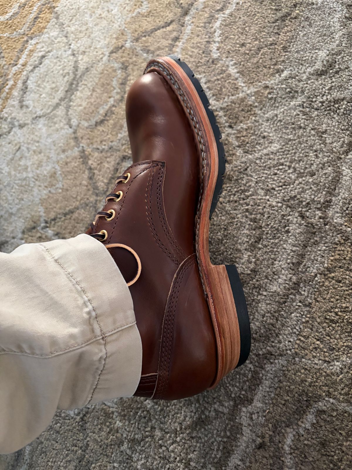 Photo by huntx4 on January 23, 2026 of the White's Bounty Hunter in Horween British Tan Chromexcel.