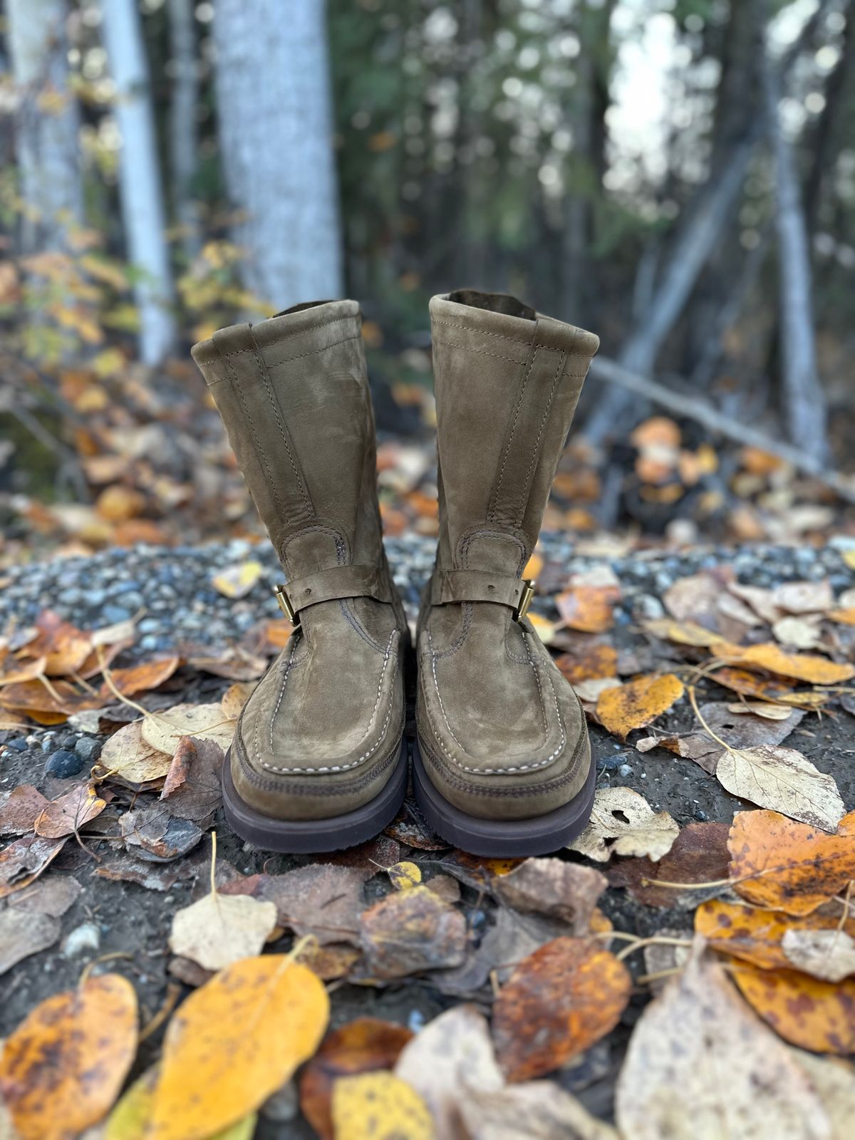 Photo by Mogo on October 1, 2025 of the Russell Moccasin Co. Zephyr II in S.B. Foot Sage Chamois.