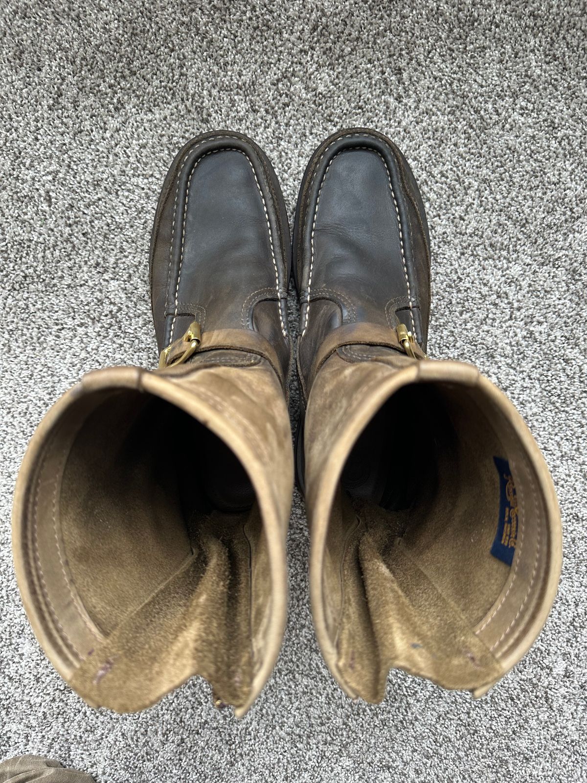 Photo by Mogo on January 3, 2026 of the Russell Moccasin Co. Zephyr II in S.B. Foot Sage Chamois.