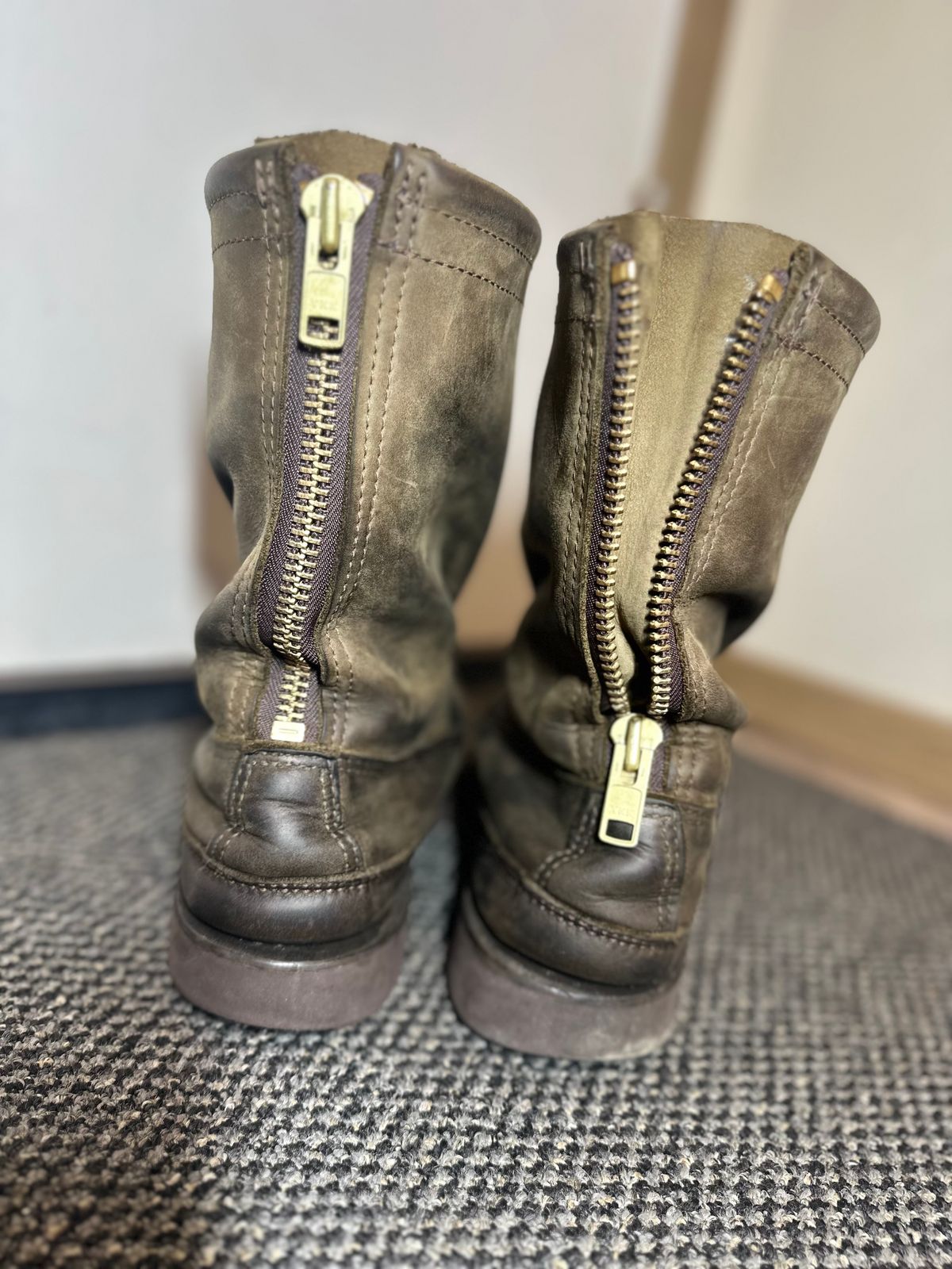 Photo by Mogo on February 5, 2026 of the Russell Moccasin Co. Zephyr II in S.B. Foot Sage Chamois.