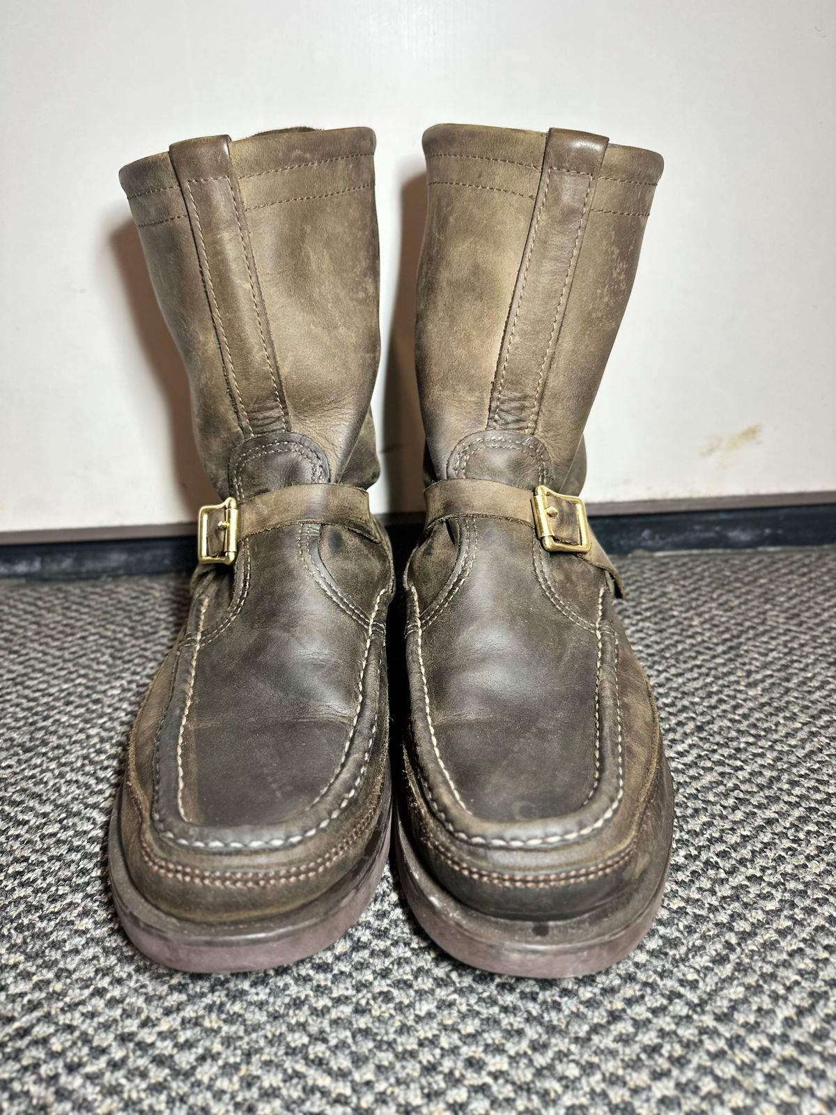 Photo by Mogo on February 5, 2026 of the Russell Moccasin Co. Zephyr II in S.B. Foot Sage Chamois.