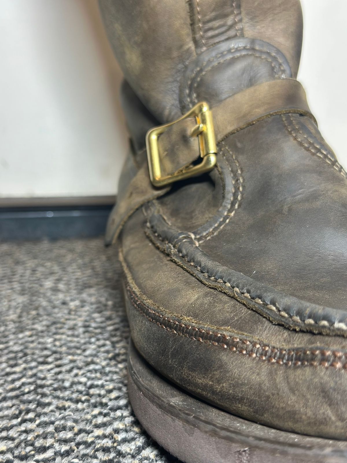 Photo by Mogo on February 5, 2026 of the Russell Moccasin Co. Zephyr II in S.B. Foot Sage Chamois.